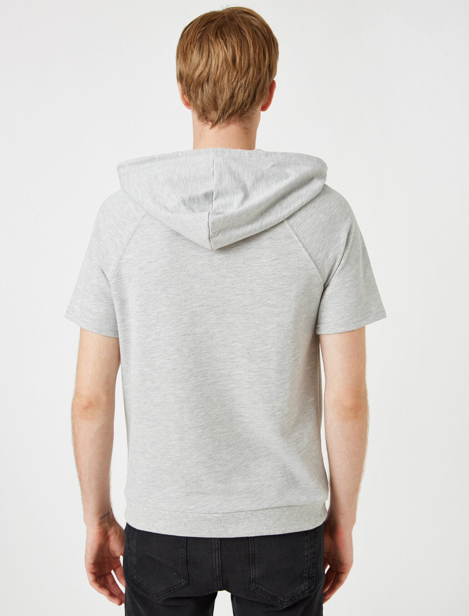   Kısa Kollu Kapüşonlu Yazılı Baskılı Kanguru Cepli Sweatshirt