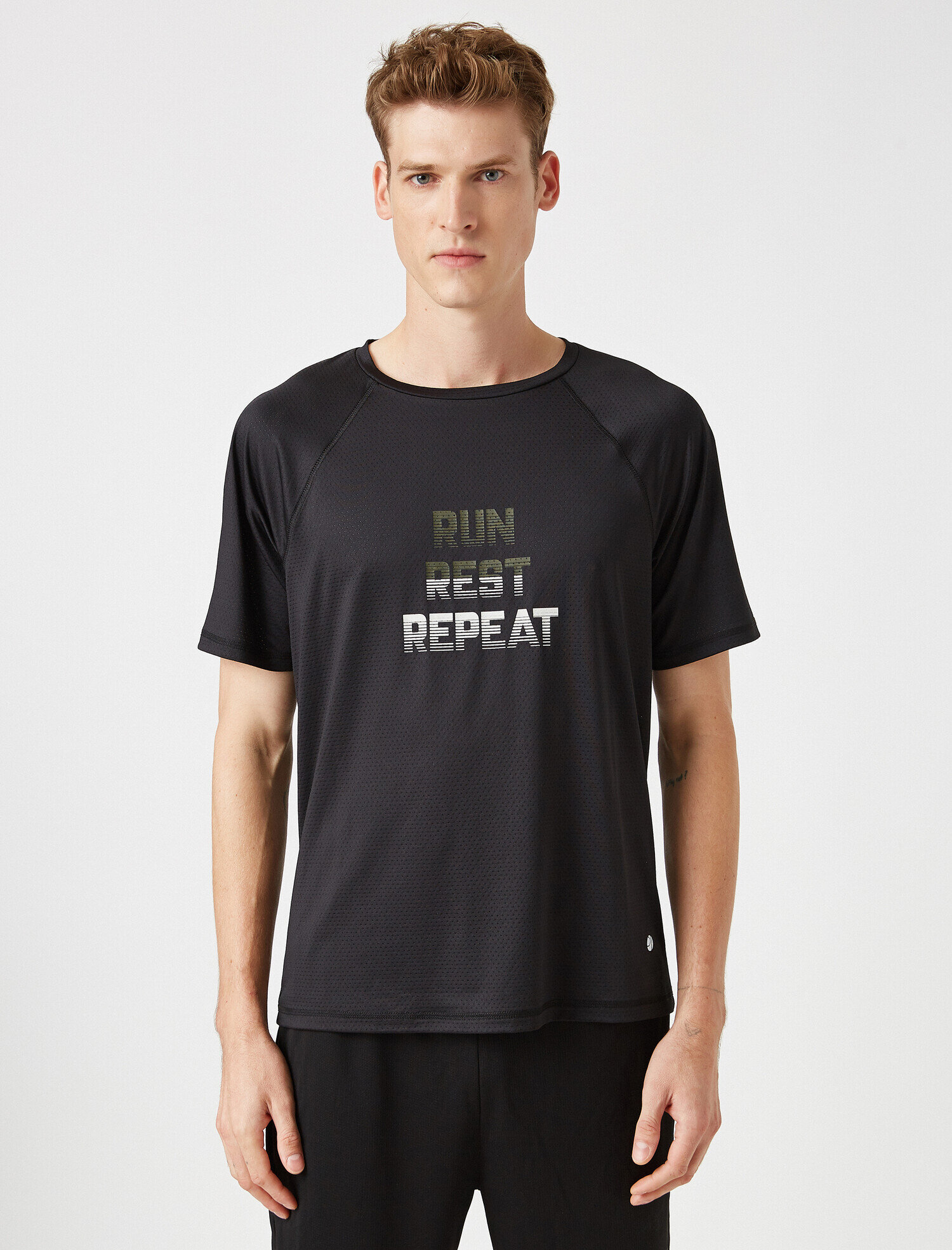 Yazili Baskili Bisiklet Yaka Kisa Kollu Tisört