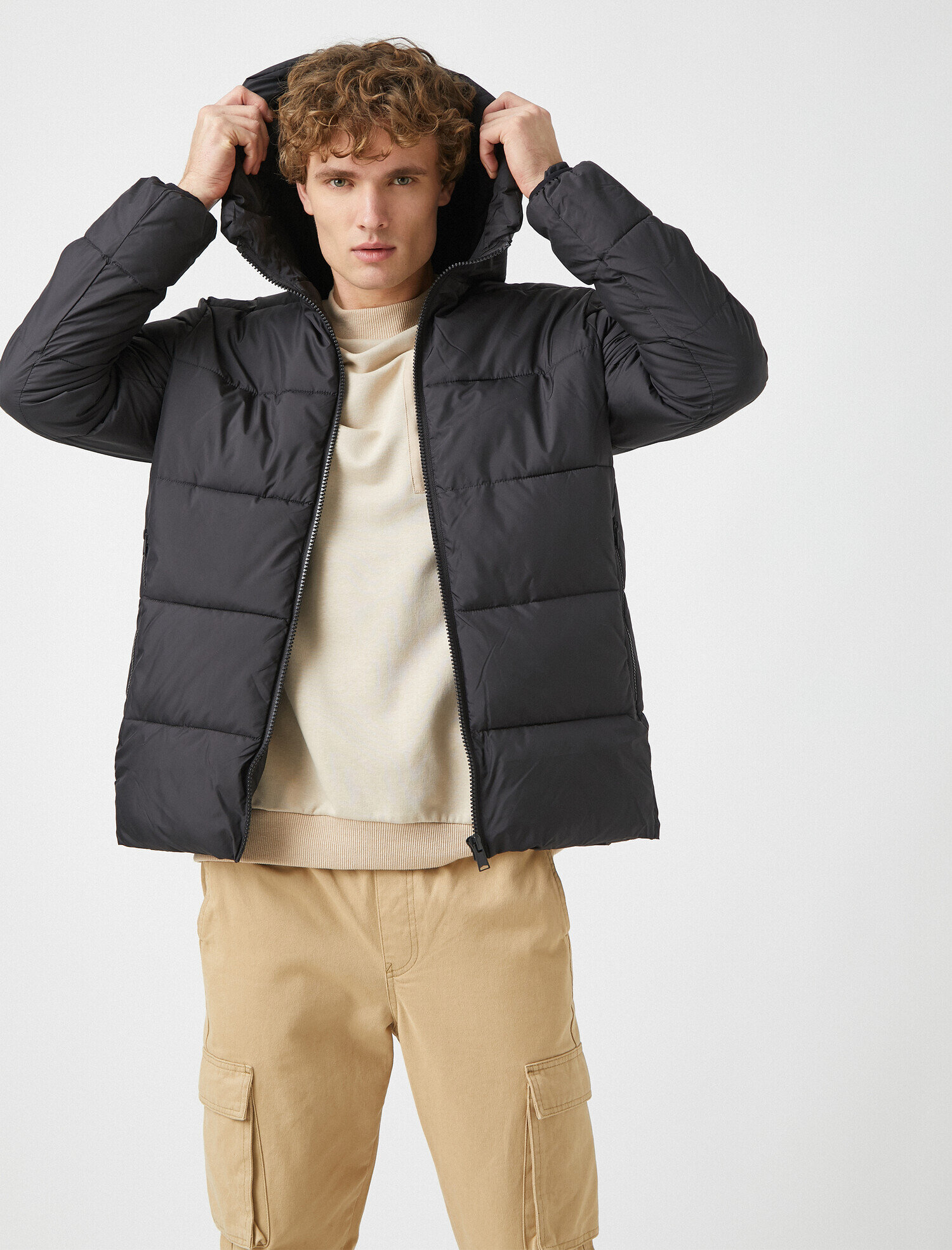   Kapşonlu Fermuarlı Mont Cep Detaylı