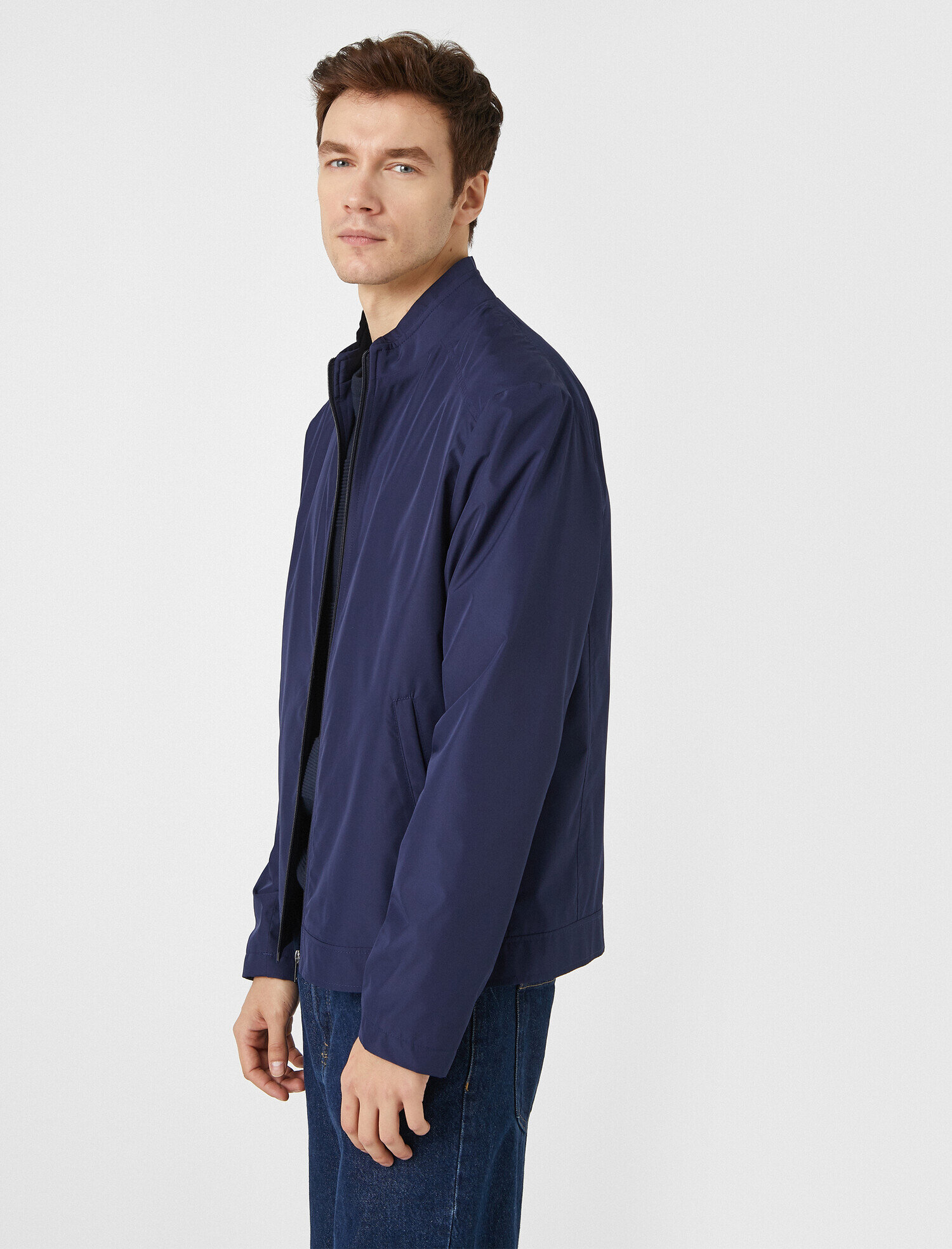 Dik Yaka Fermuarlı Poplin Kumaştan Mont