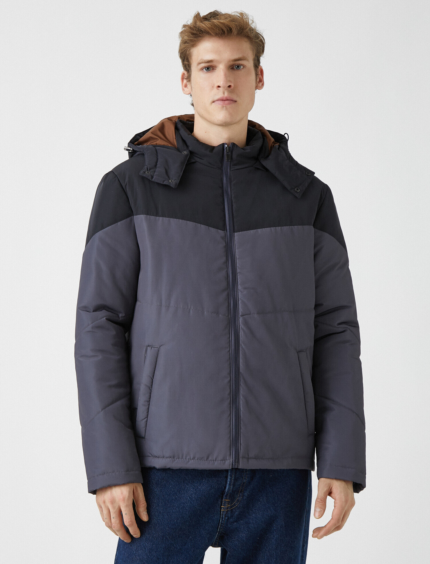   Kapüşonlu Cepli Fermuarlı Şişme Mont