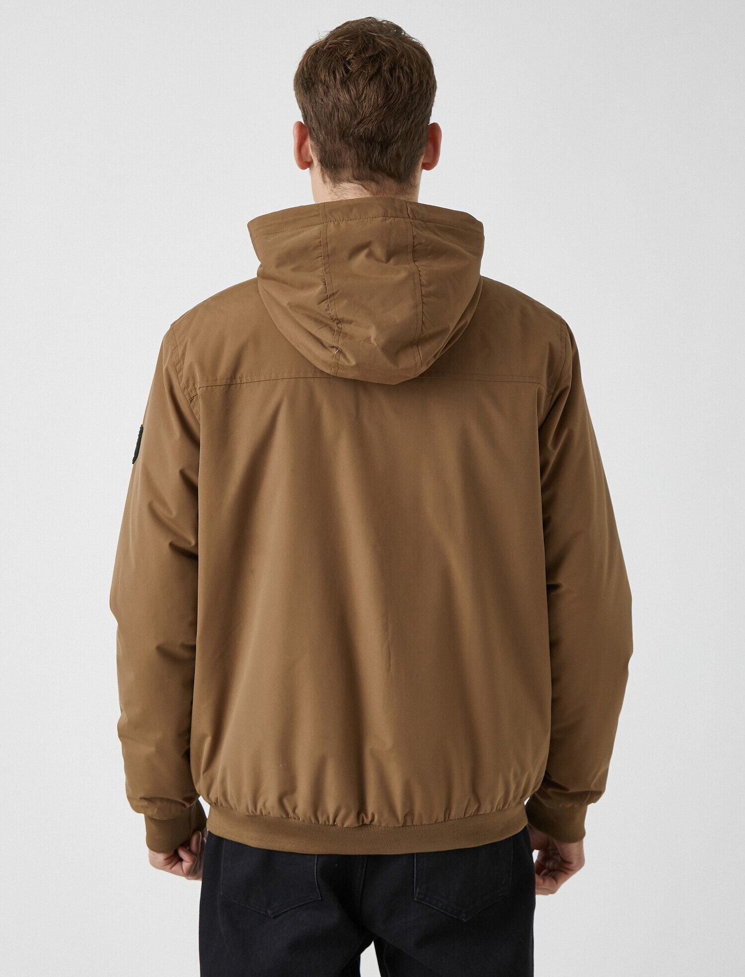   Kapüşonlu Dik Yaka Fermuarlı Cepli Mont