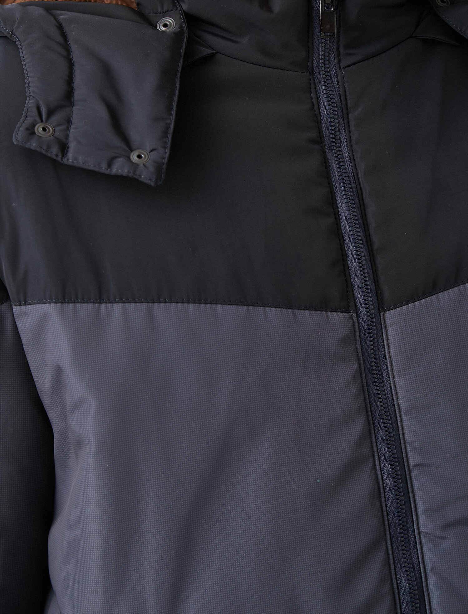   Kapüşonlu Cepli Fermuarlı Şişme Mont