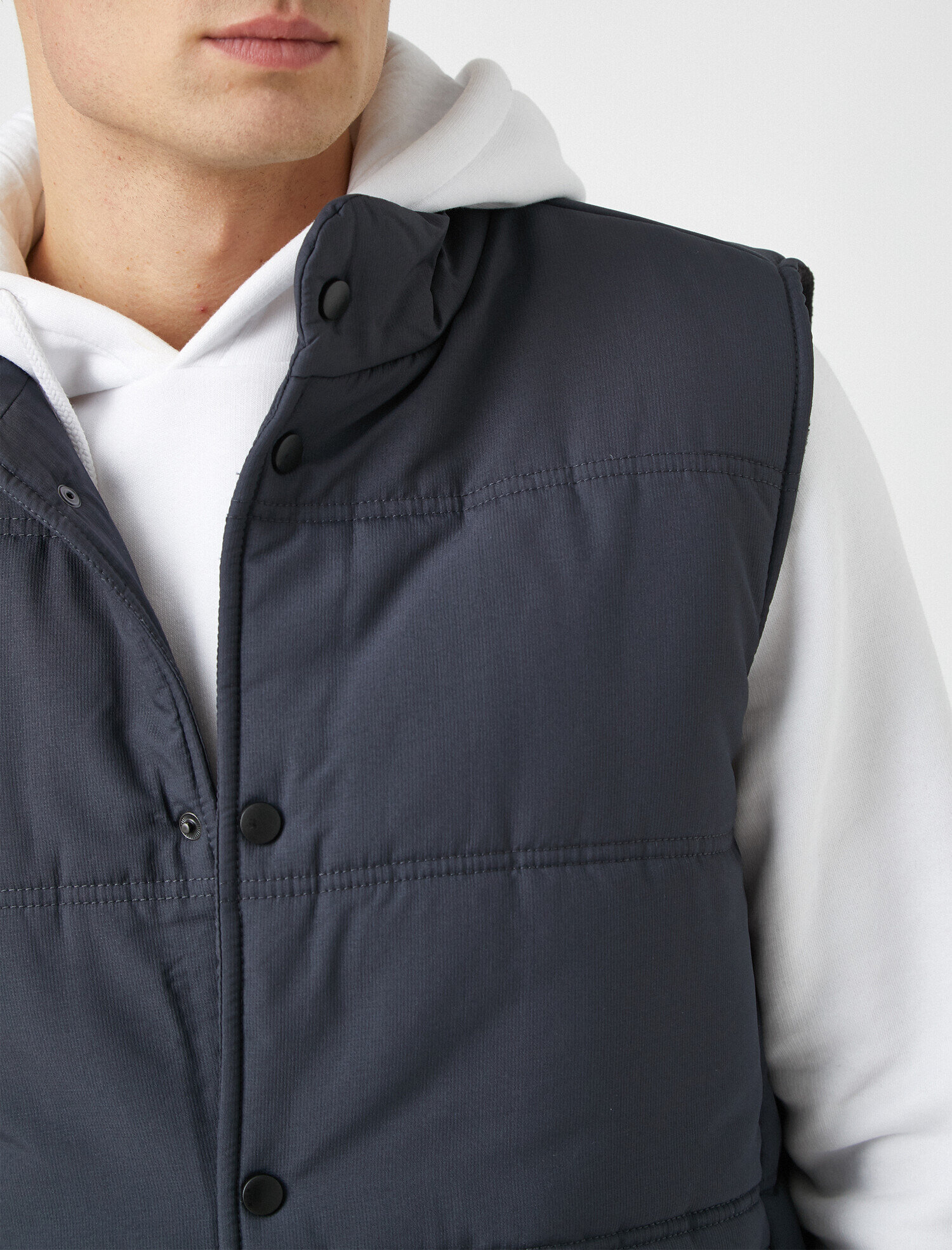   Dik Yaka Düğmeli Cepli Kalın Yelek