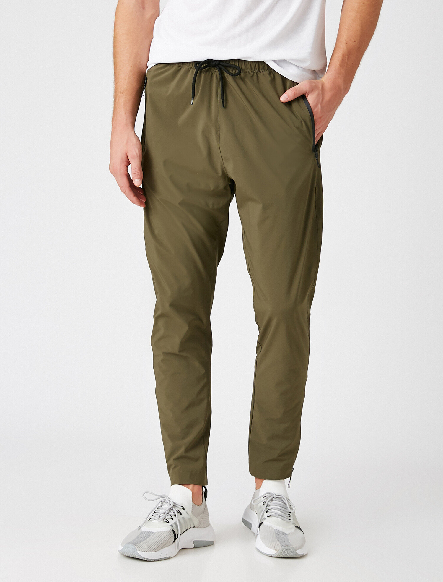   Slim Fit Straight Fermuarlı Cepli Eşofman Altı