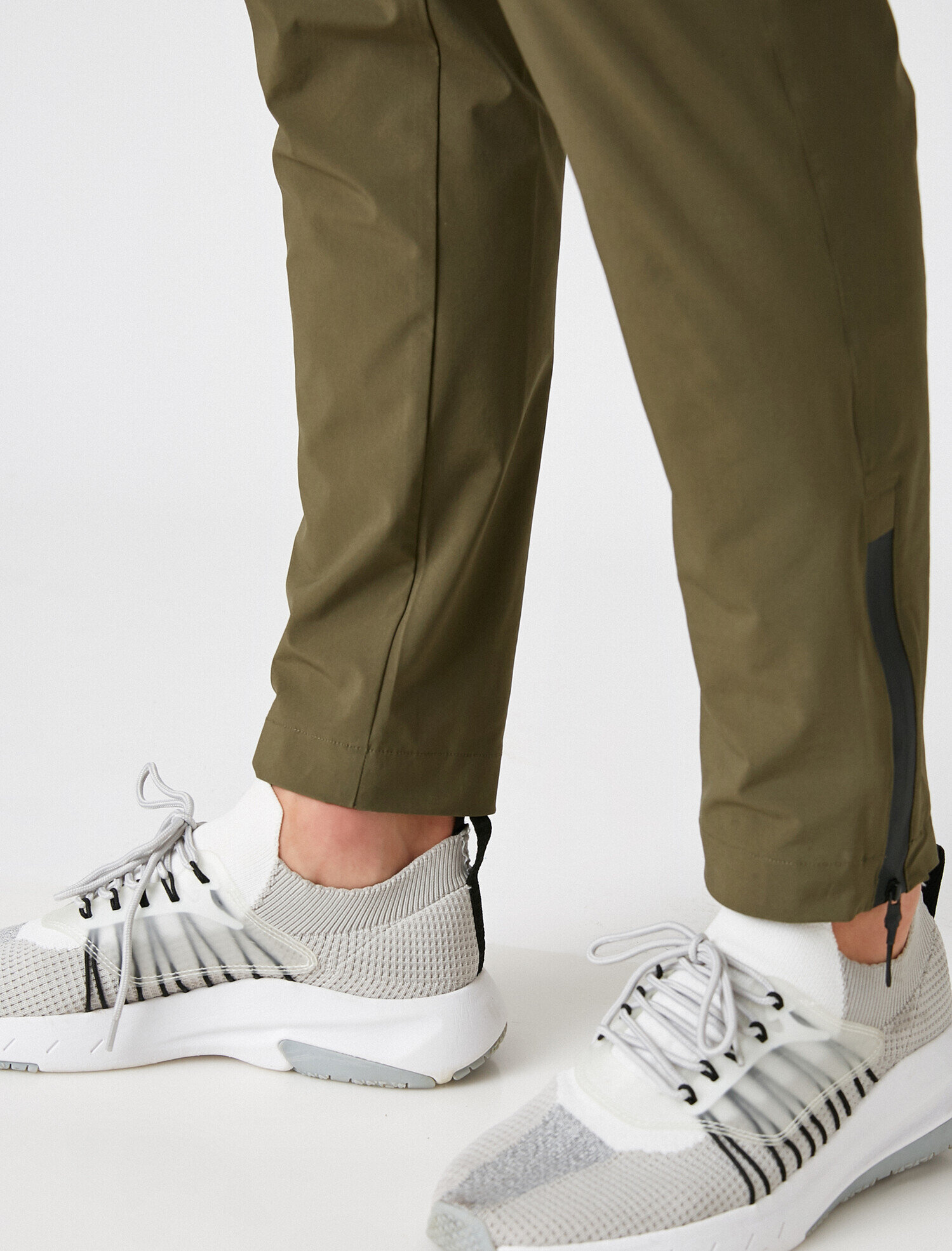   Slim Fit Straight Fermuarlı Cepli Eşofman Altı