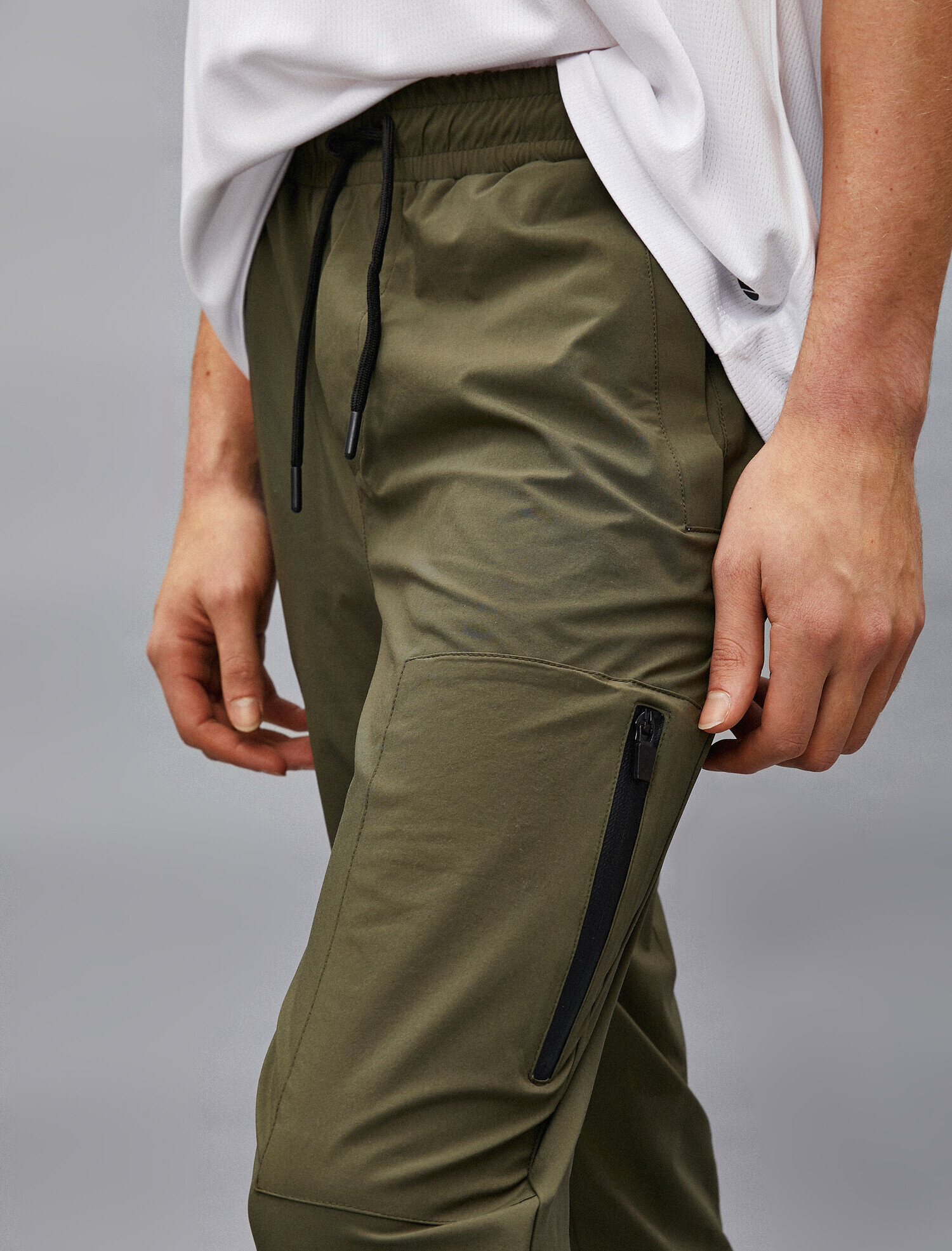   Beli Bağlamalı Cepli Fermuarlı Eşofman Altı