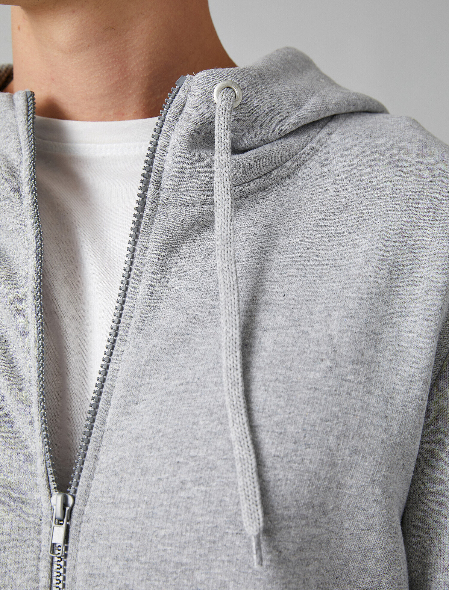   Uzun Kollu Kapüşonlu Fermuarlı Sweatshirt