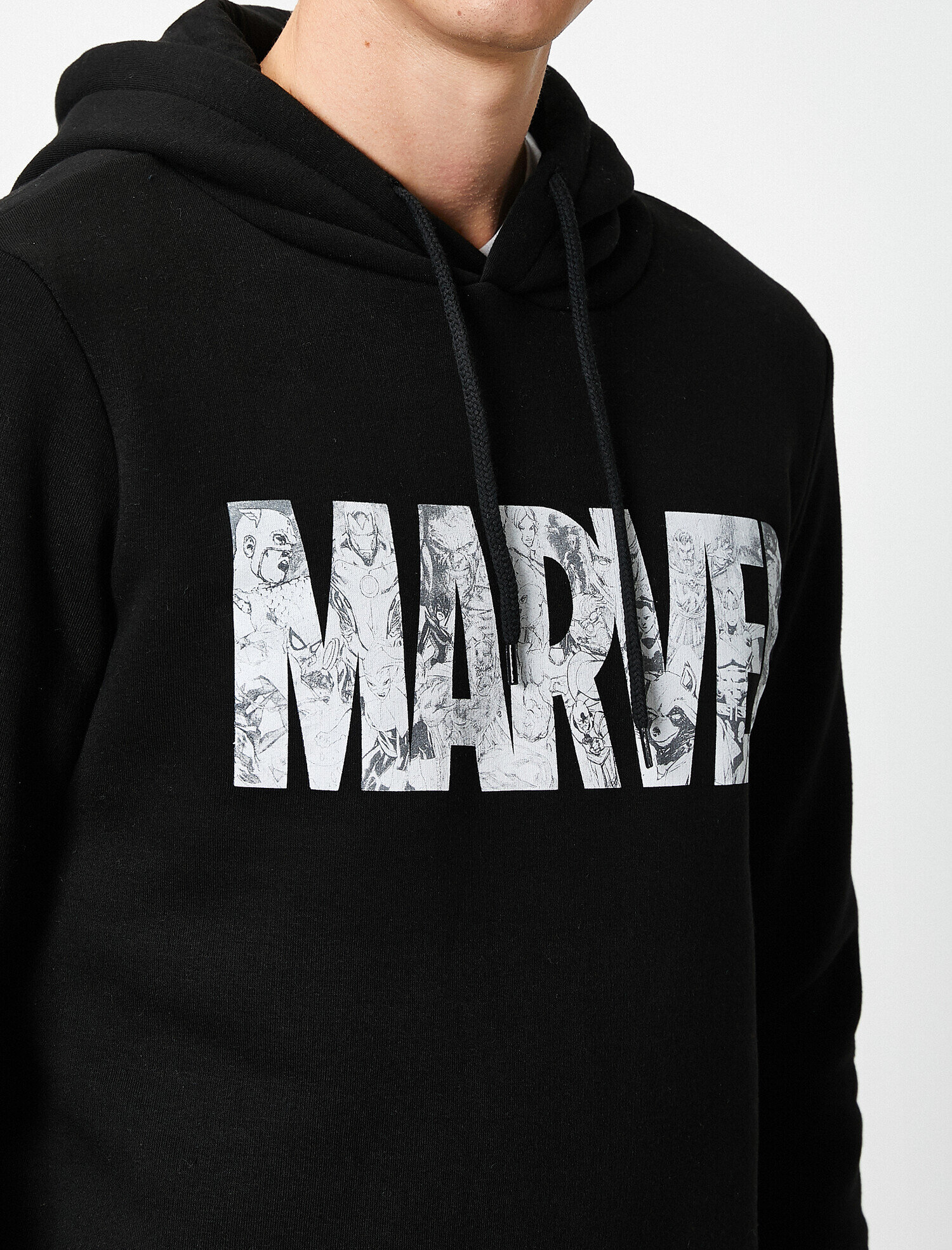   Marvel Lisanslı Kapüşonlu Sweatshirt