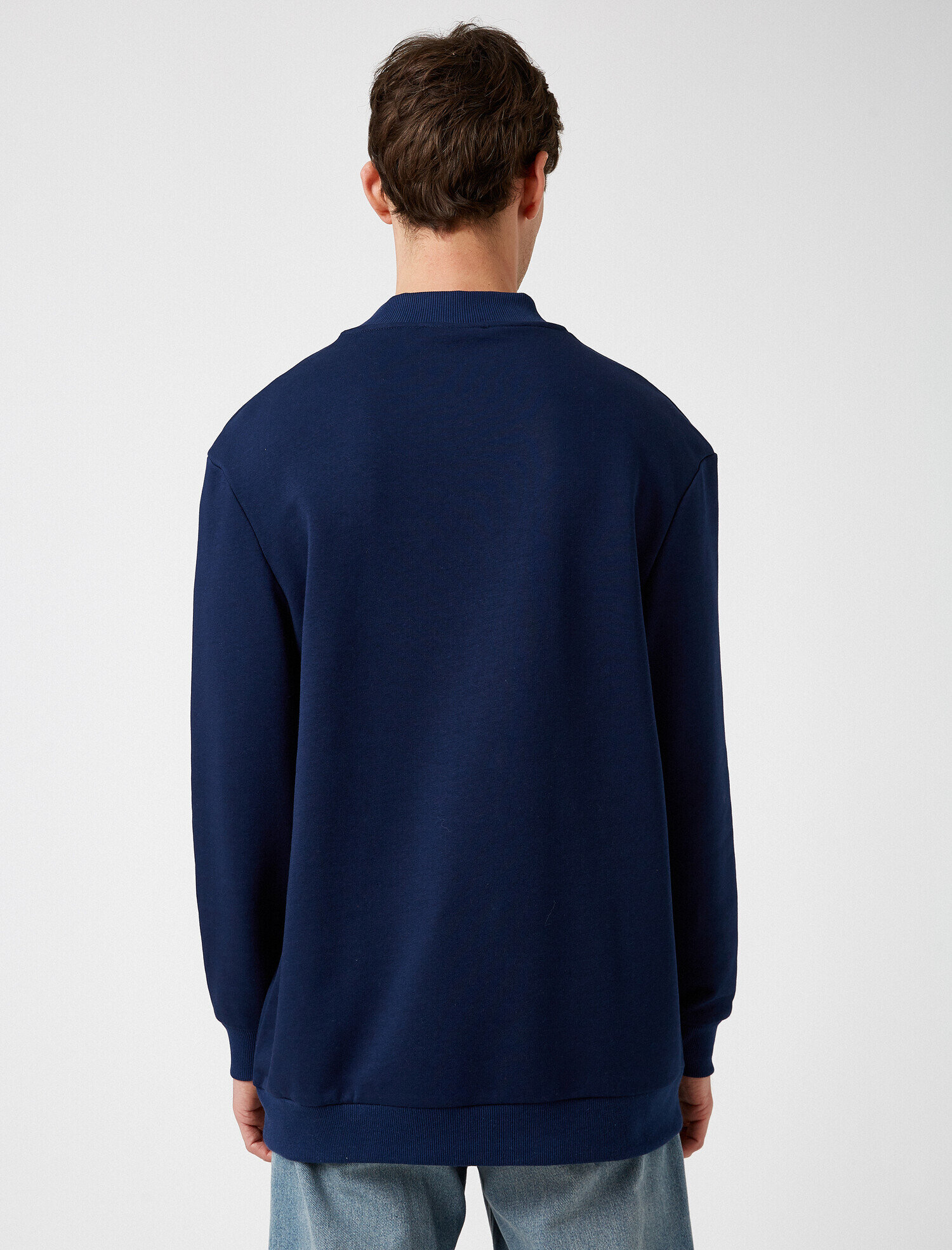   Dik Yaka Cepli Uzun Kollu Sweatshirt