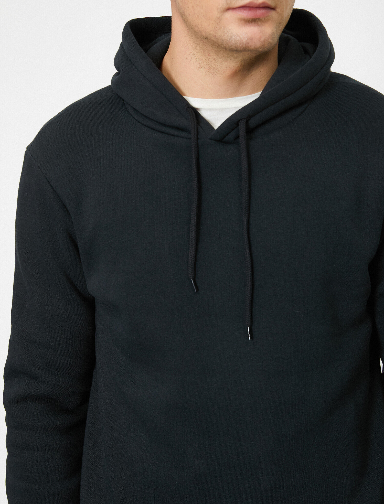   Uzun Kollu Kapüşonlu Sweatshirt