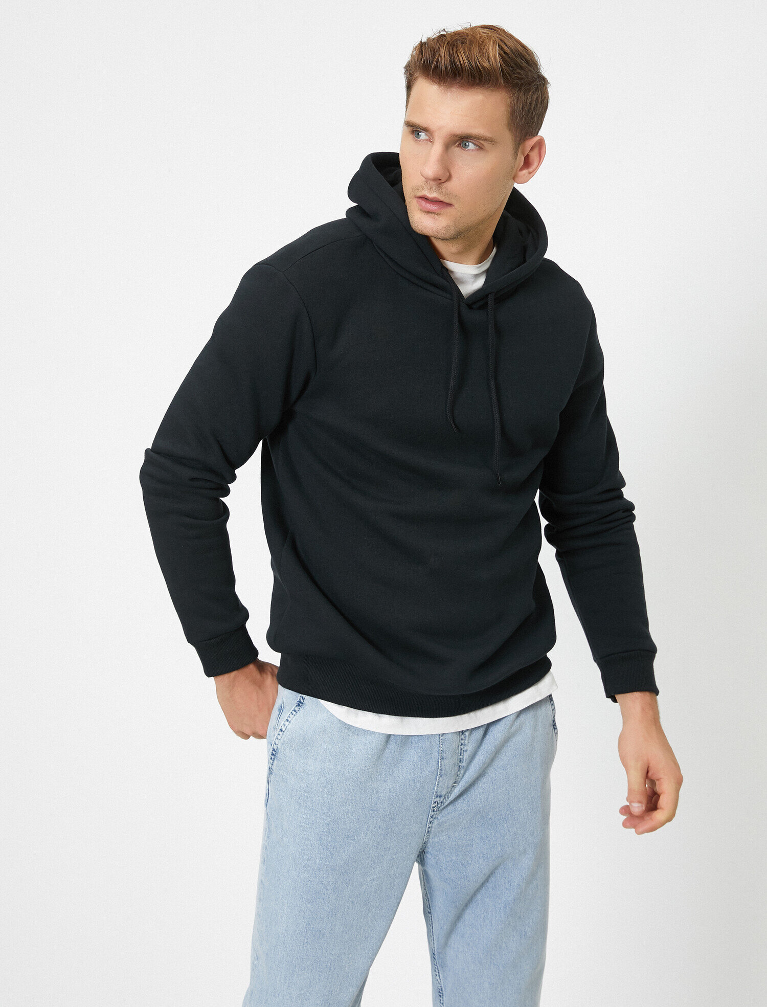   Uzun Kollu Kapüşonlu Sweatshirt