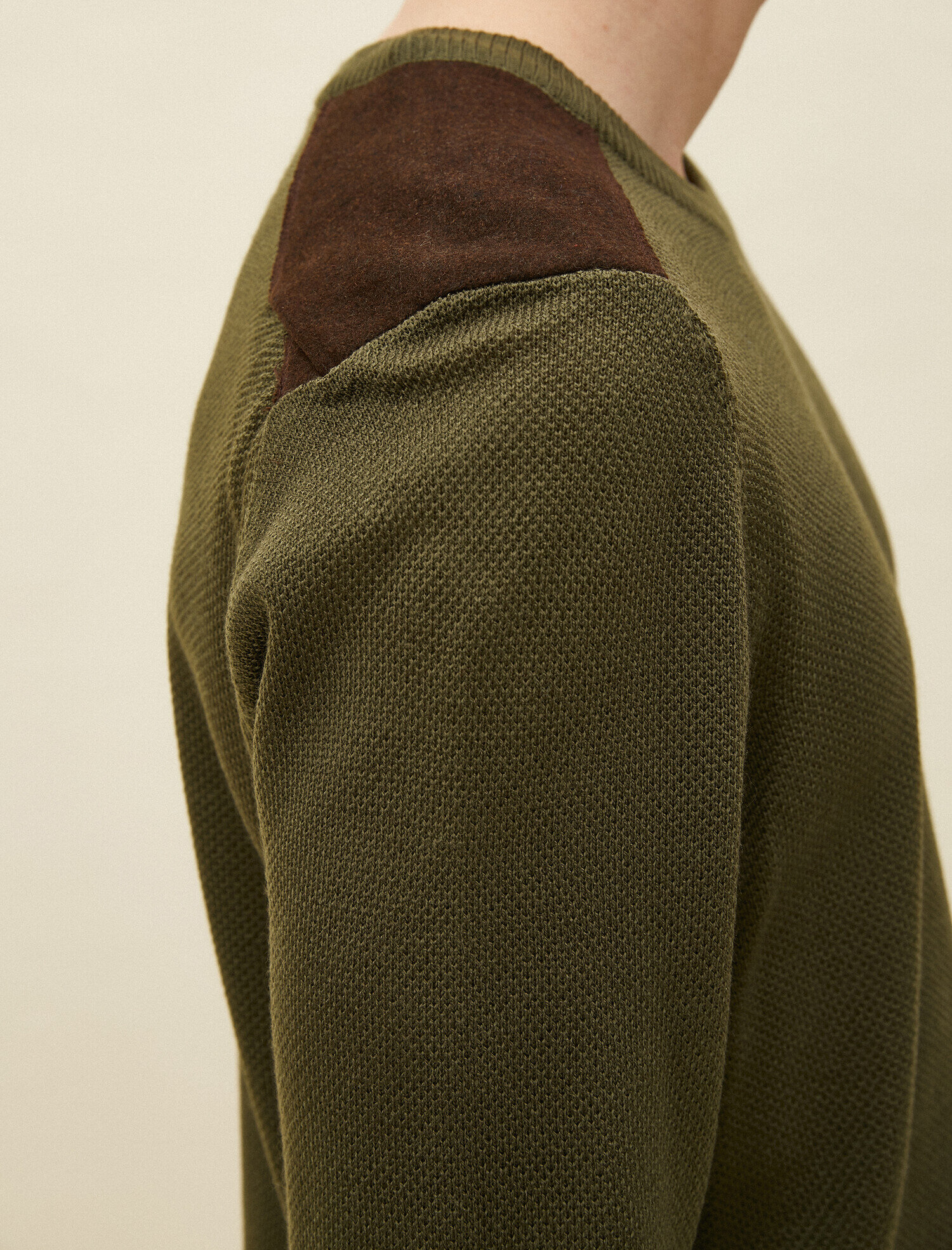   Omuz Detaylı Kazak Bisiklet Yaka