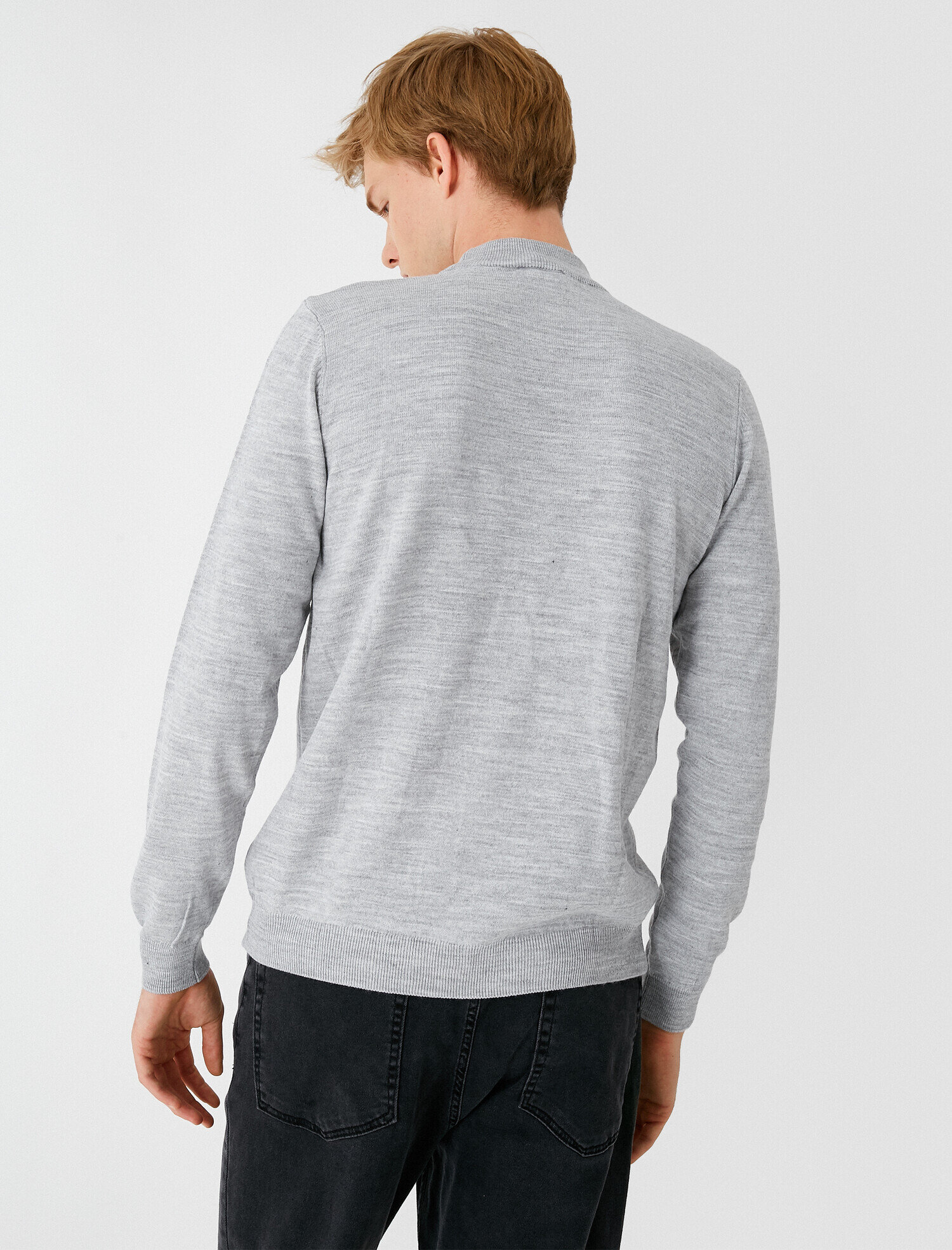   Uzun Kollu Dik Yaka Triko Kazak