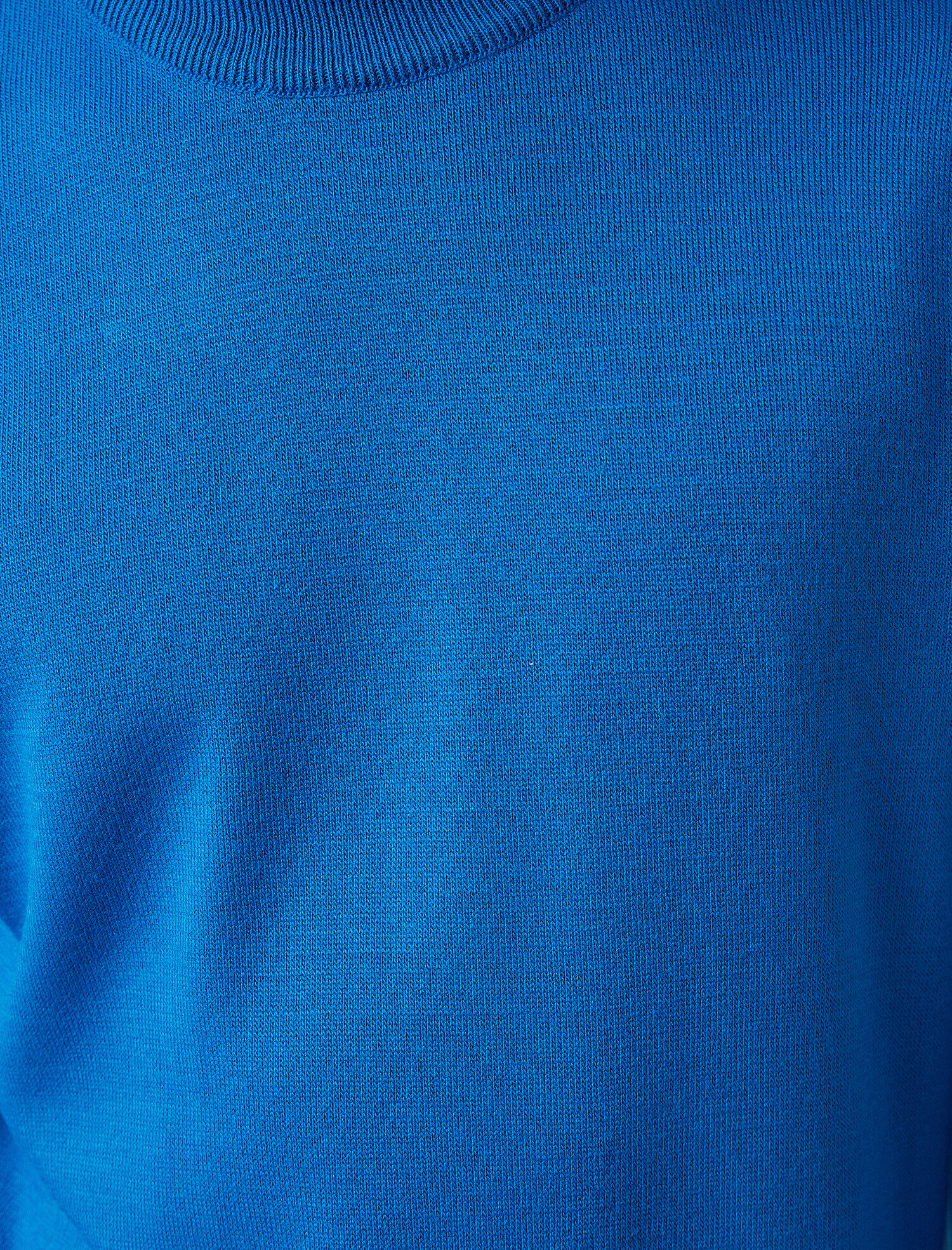   Uzun Kollu Dik Yaka Triko Kazak