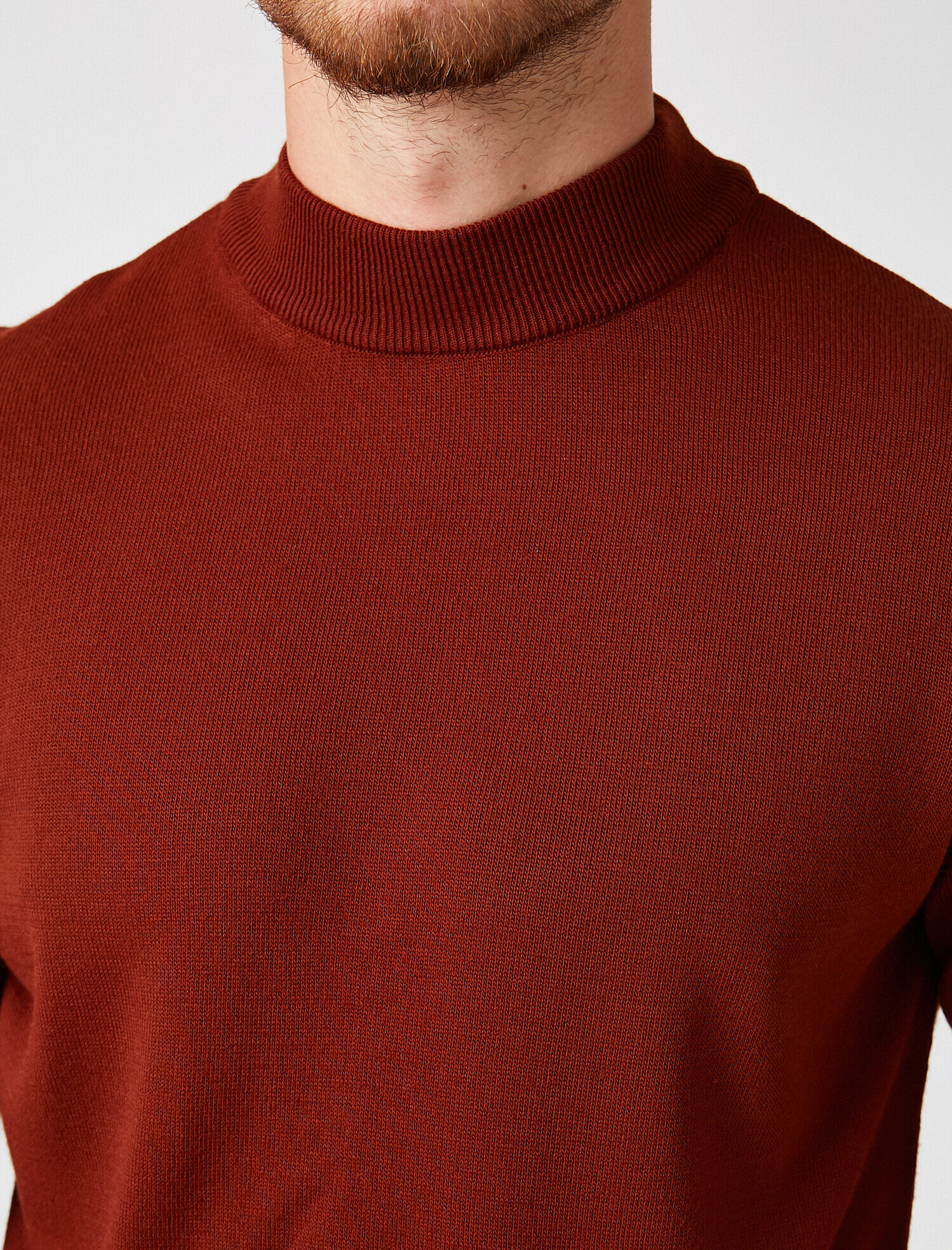   Uzun Kollu Dik Yaka Triko Kazak