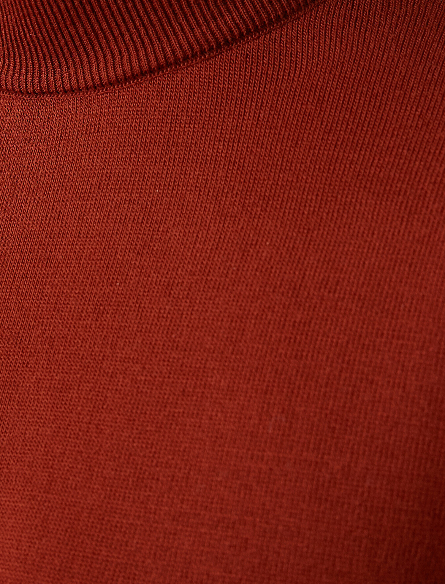   Uzun Kollu Dik Yaka Triko Kazak