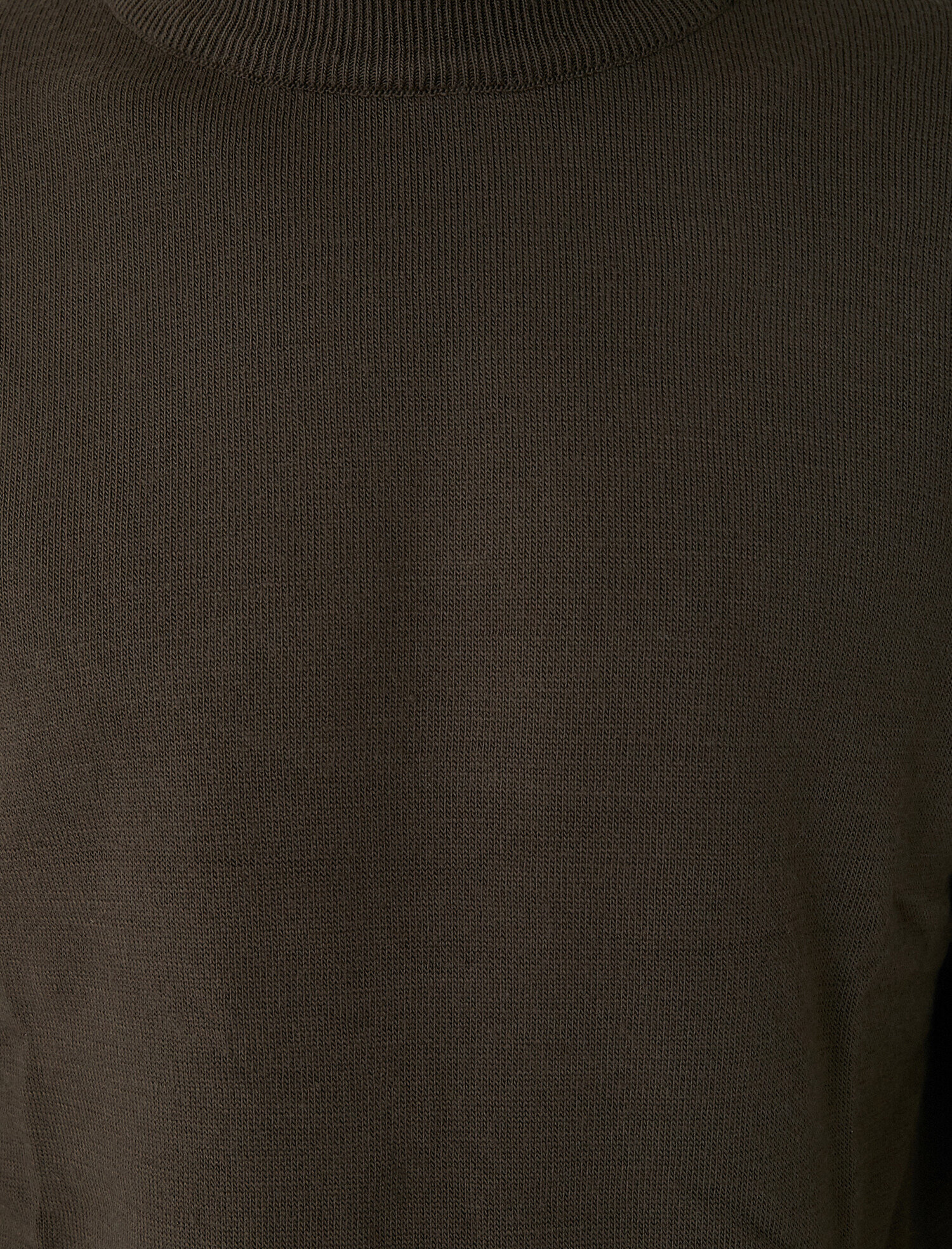   Uzun Kollu Dik Yaka Triko Kazak