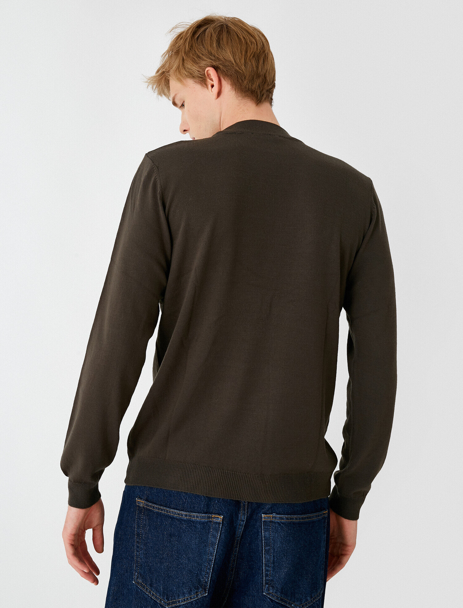   Uzun Kollu Dik Yaka Triko Kazak