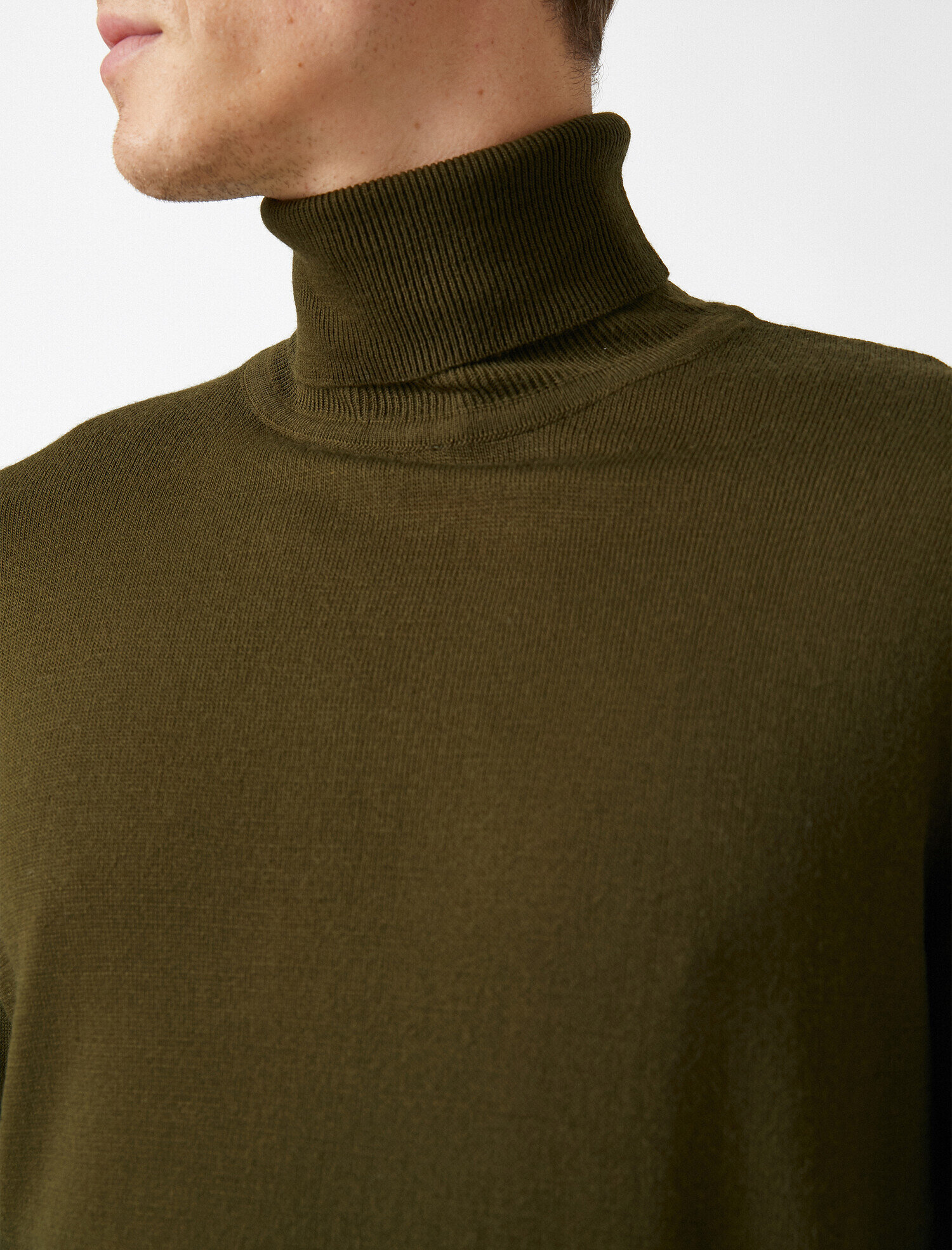 Boğazlı Uzun Kollu Dar Kesim Triko Kazak