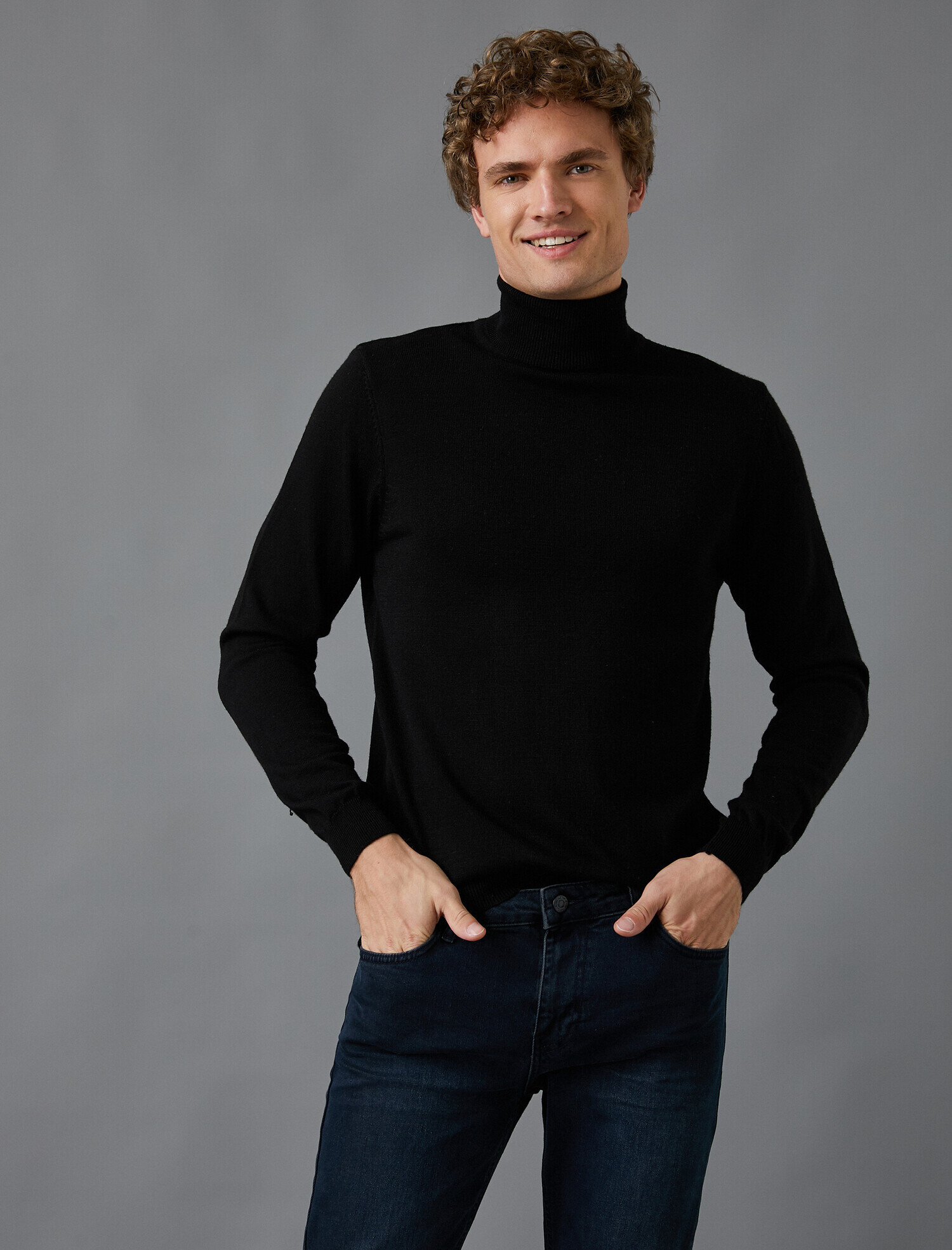   Boğazlı Uzun Kollu Dar Kesim Triko Kazak