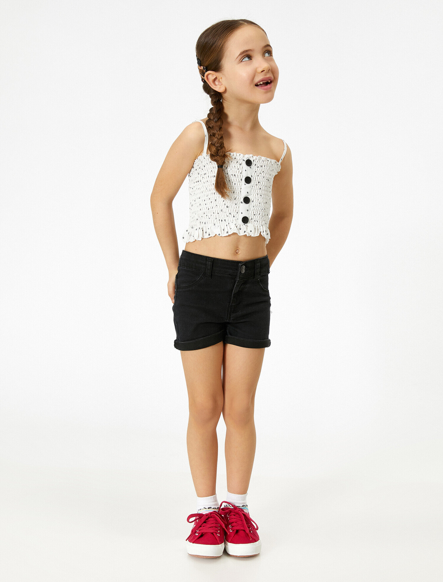  Kız Çocuk Esnek Jean Kumaştan Rahat Kesimli Paça Kıvırmalı Kısa Jean Şort