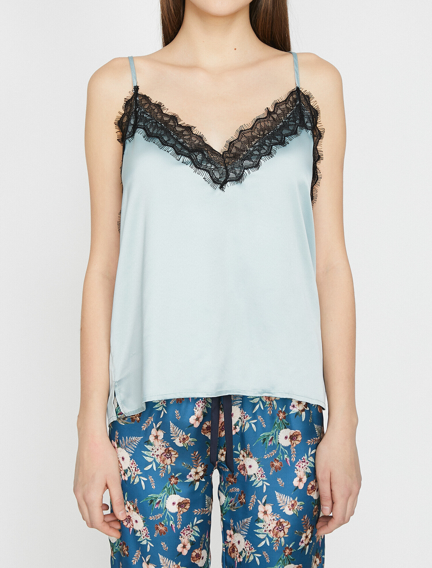   Dantel Detaylı Atlet