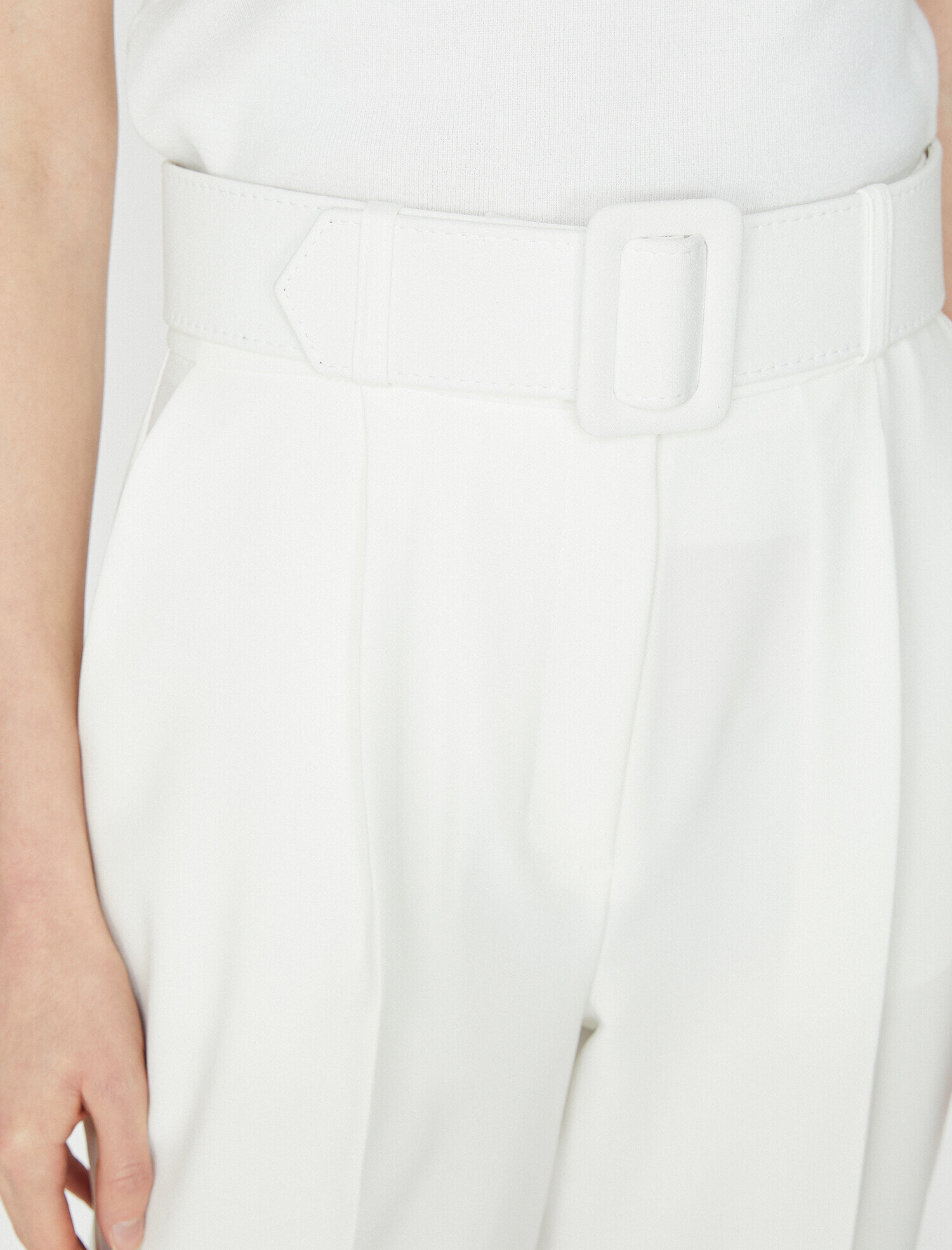   Kemer Detaylı Pantolon