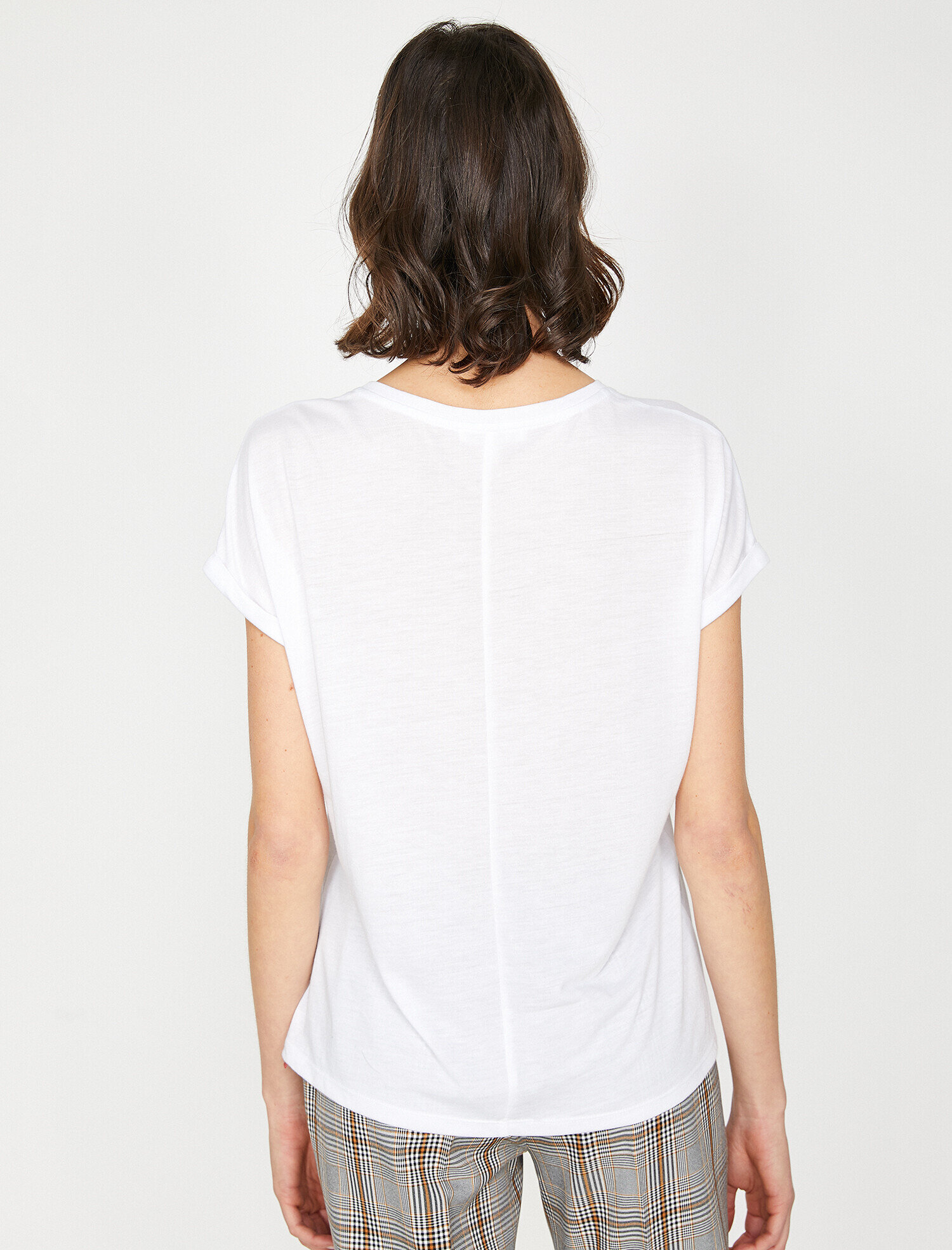   Pul Detaylı Tişört