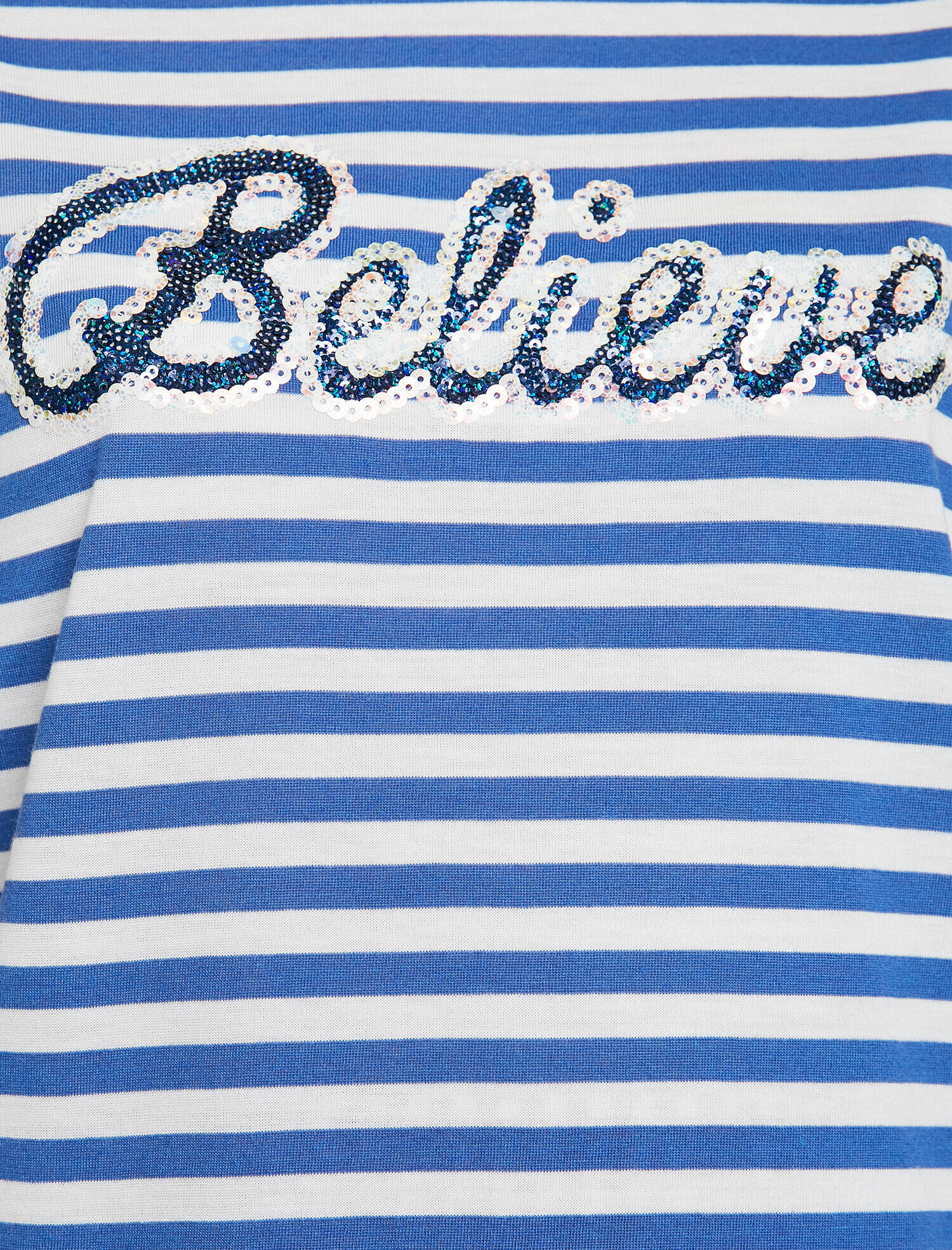   Pul Detaylı Tişört