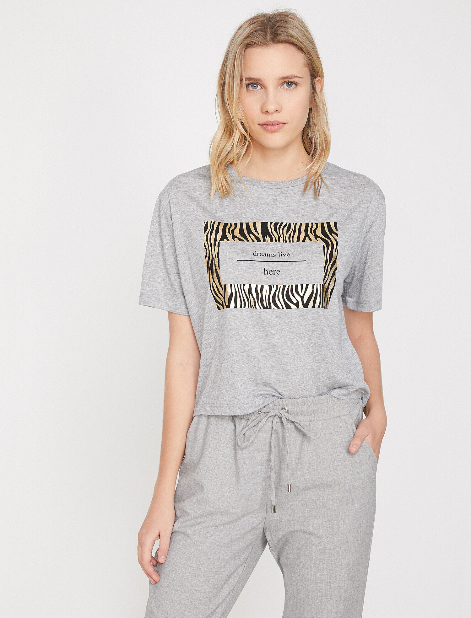   Leopar Detaylı Slogan Baskılı Geniş Kalıp Bisiklet Yaka Tişört