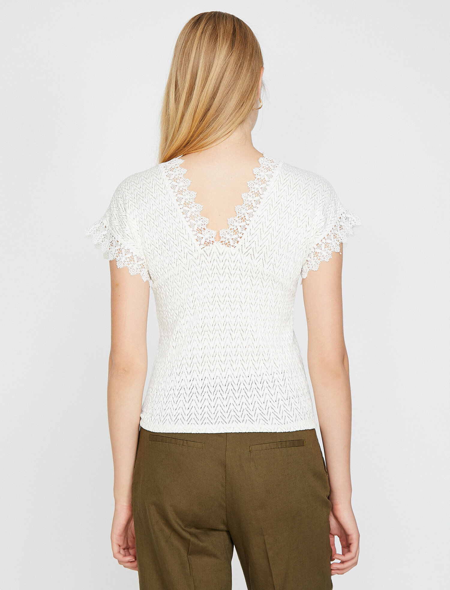   Dantel Detaylı Tişört