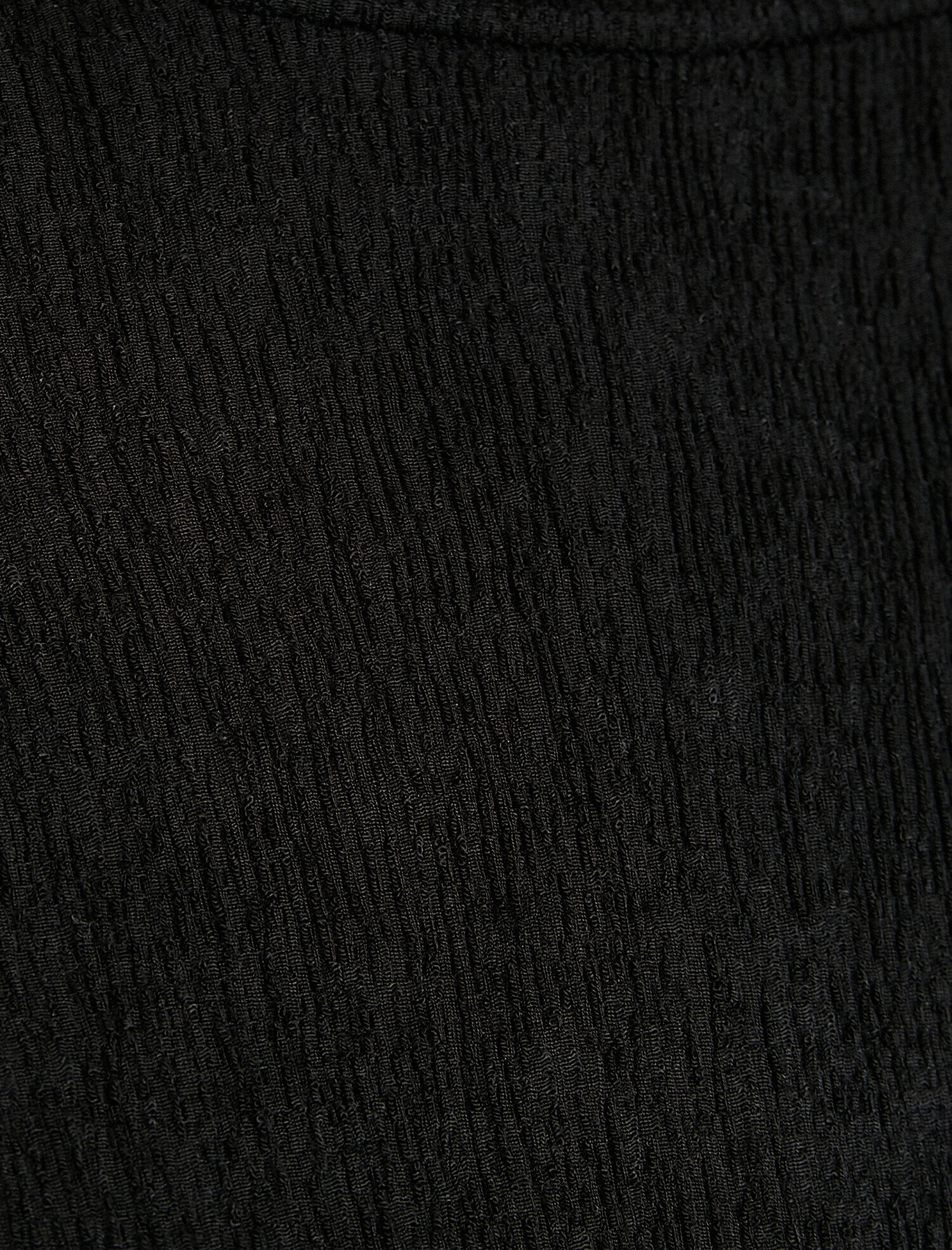   Yüksek Yaka Tişört