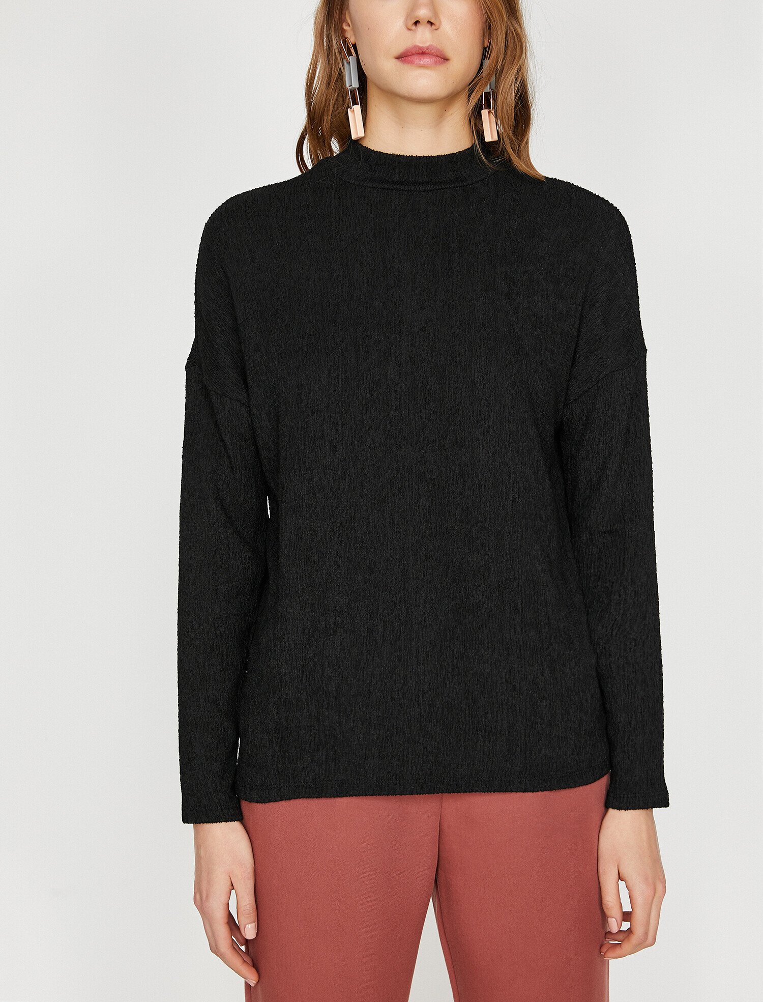   Yüksek Yaka Tişört