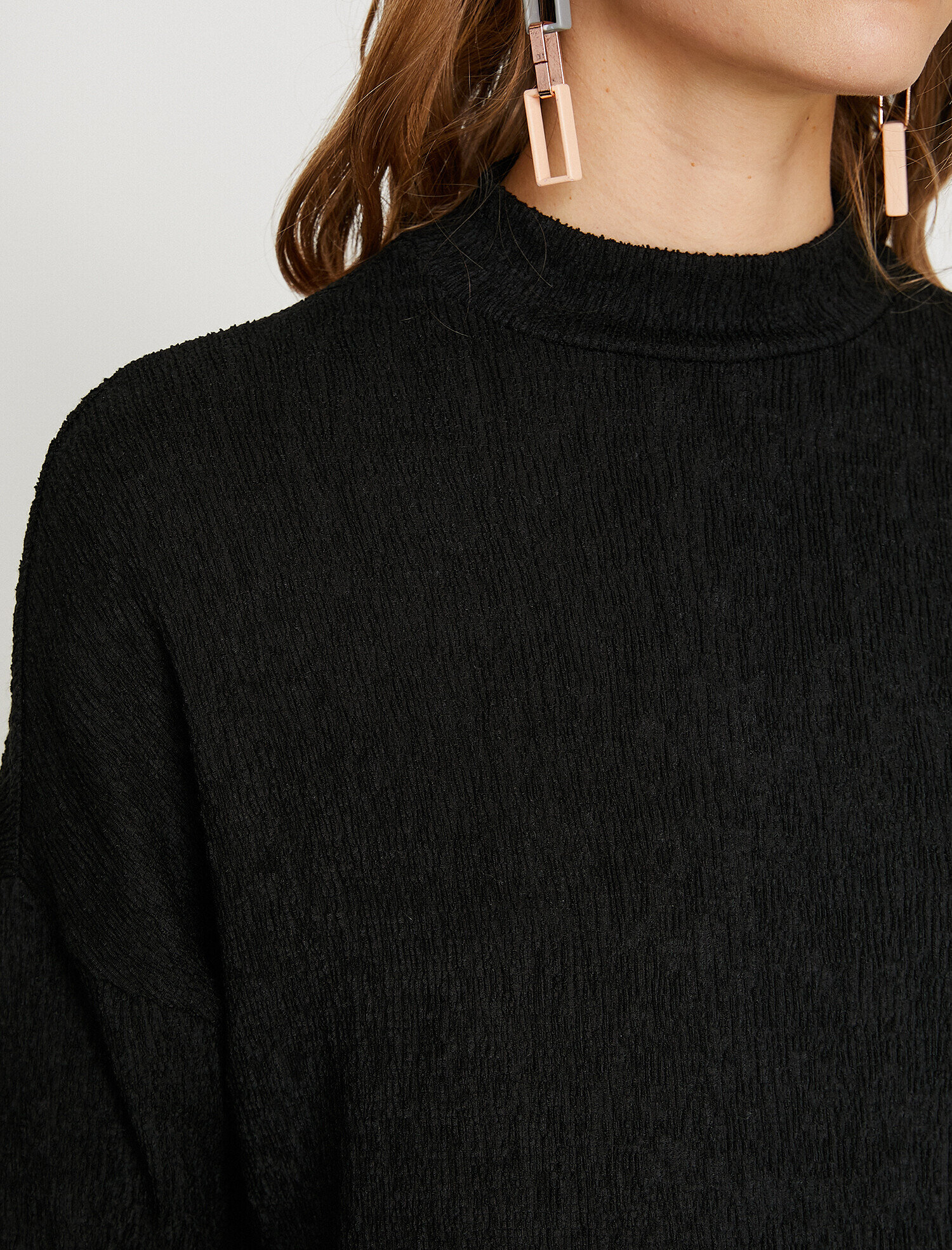   Yüksek Yaka Tişört