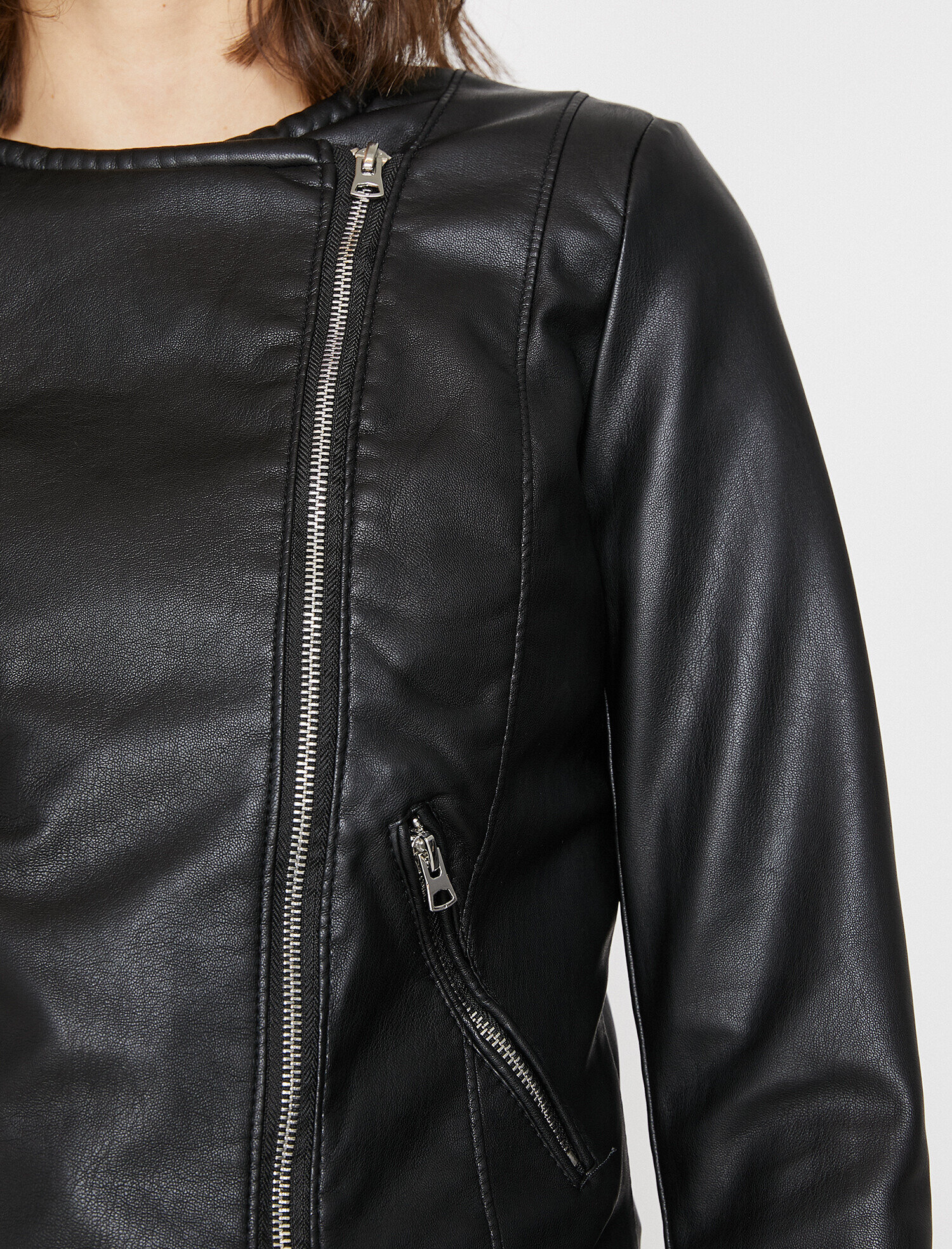 Deri Görünümlü Mont