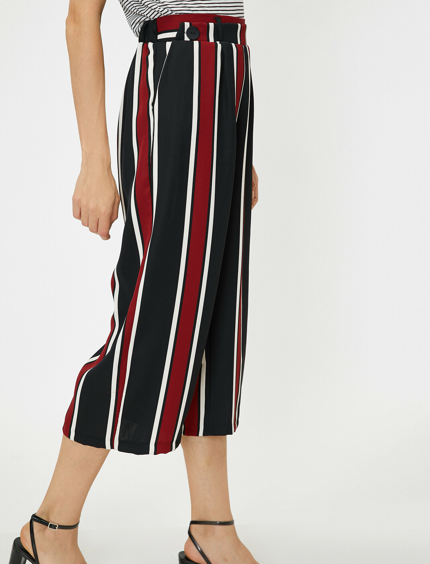   Düğme Detaylı Pantolon