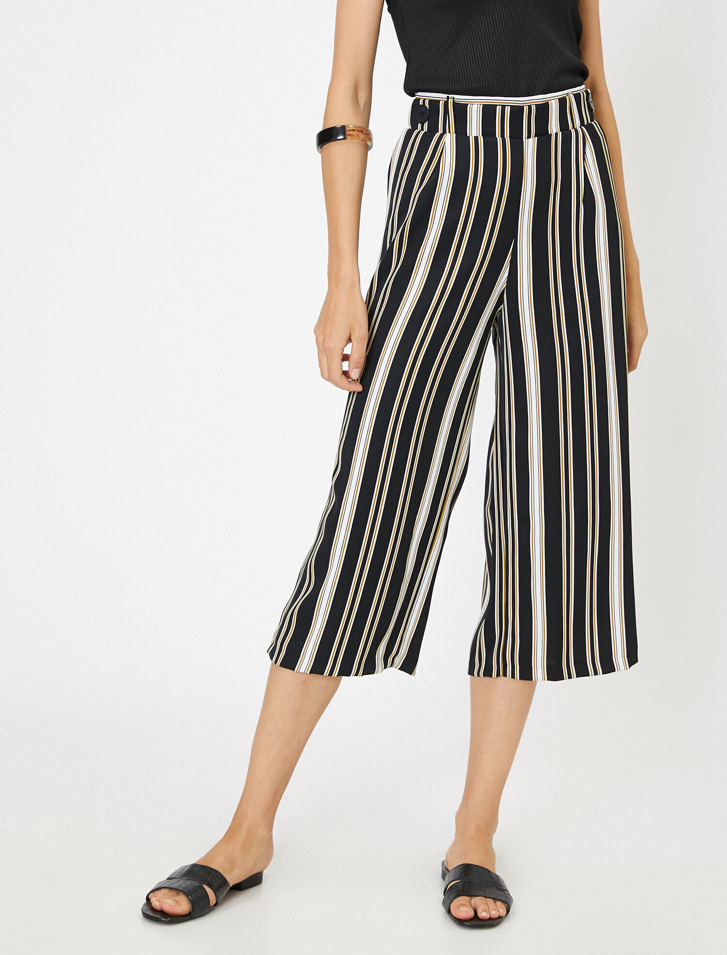   Düğme Detaylı Pantolon