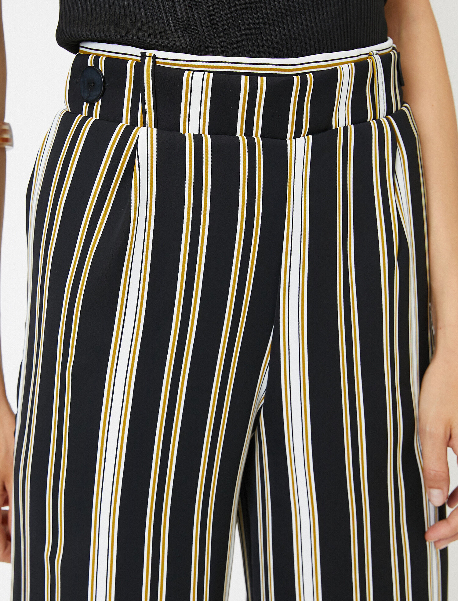   Düğme Detaylı Pantolon