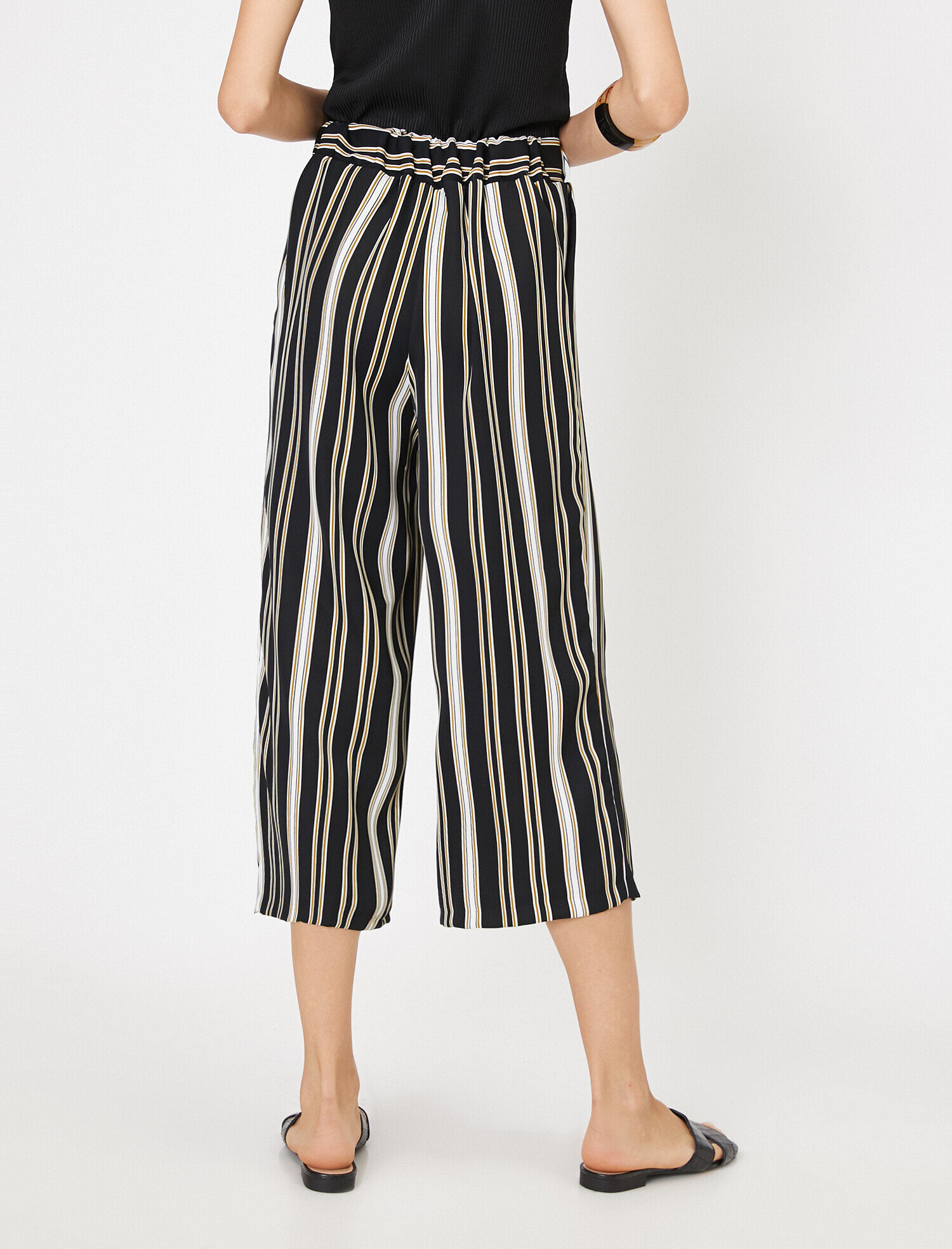   Düğme Detaylı Pantolon