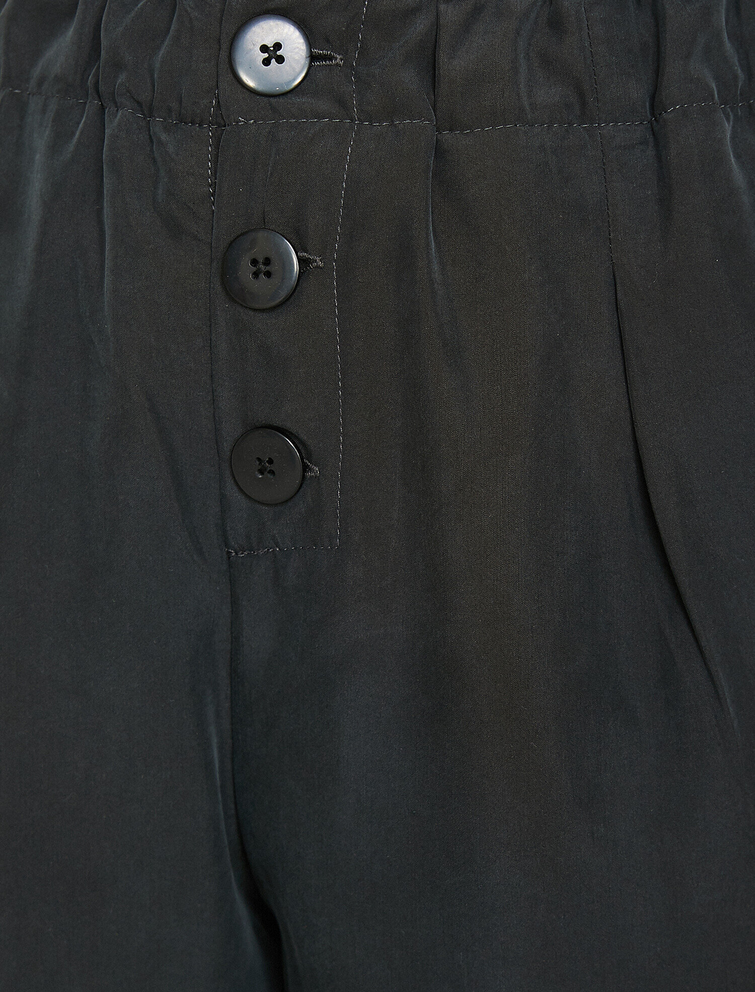   Düğme Detaylı Pantolon