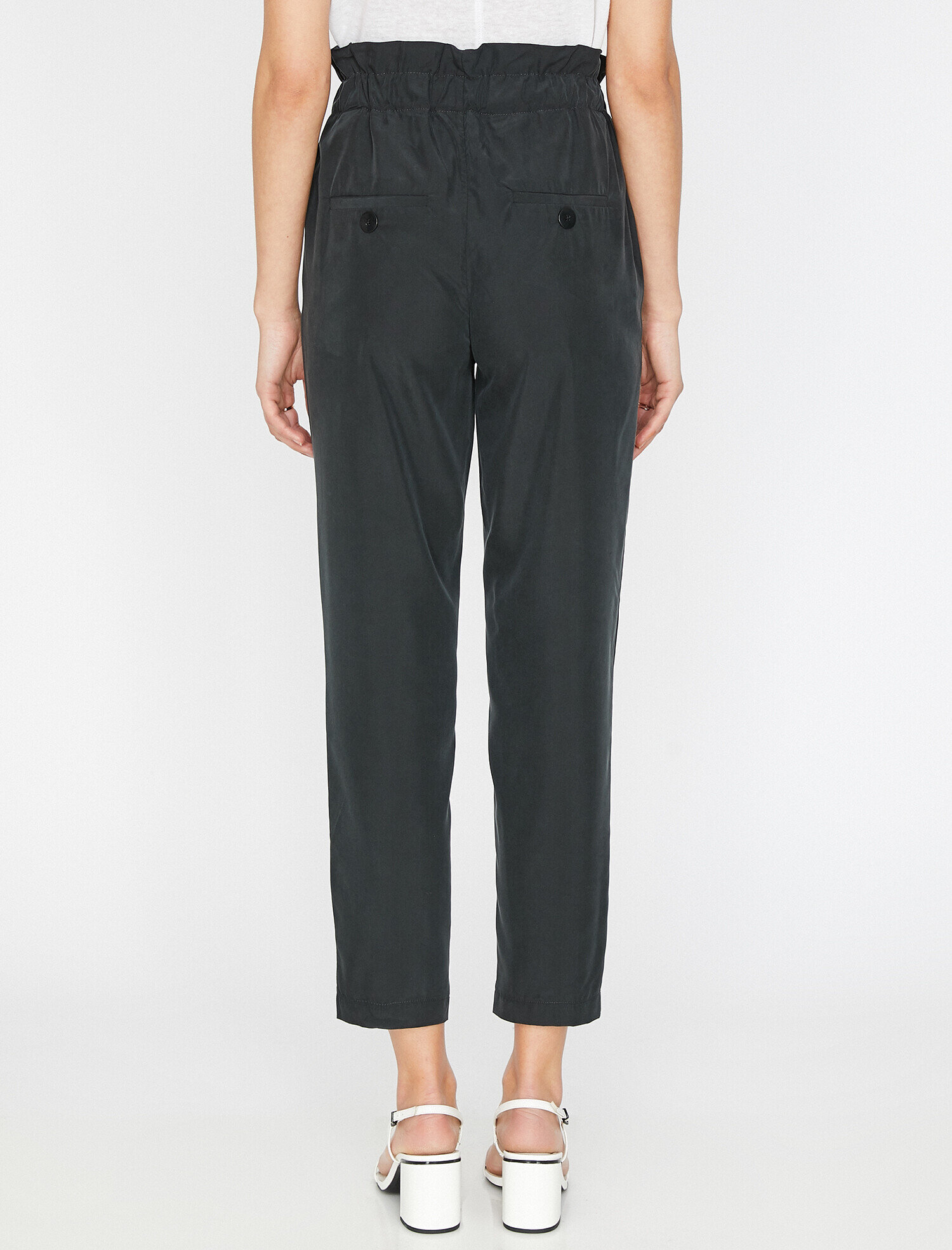   Düğme Detaylı Pantolon