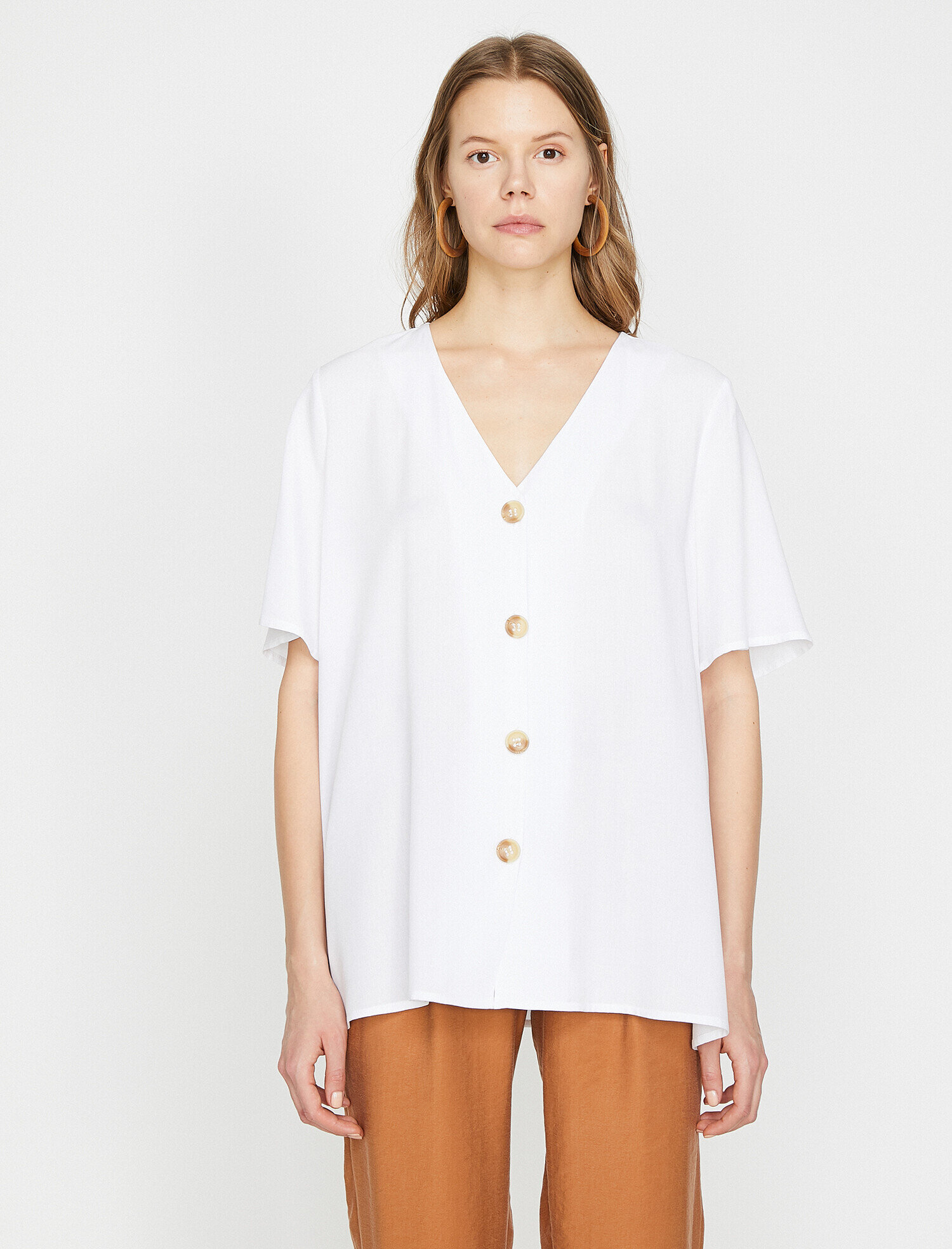   Düğme Detaylı Gömlek