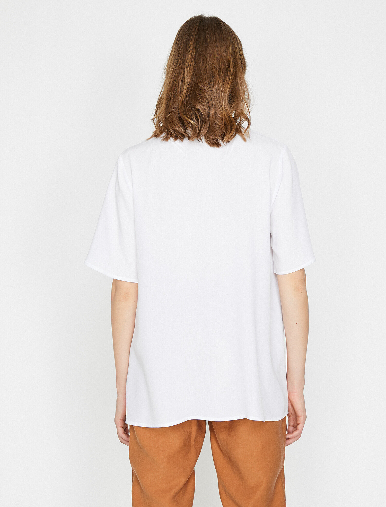   Düğme Detaylı Gömlek