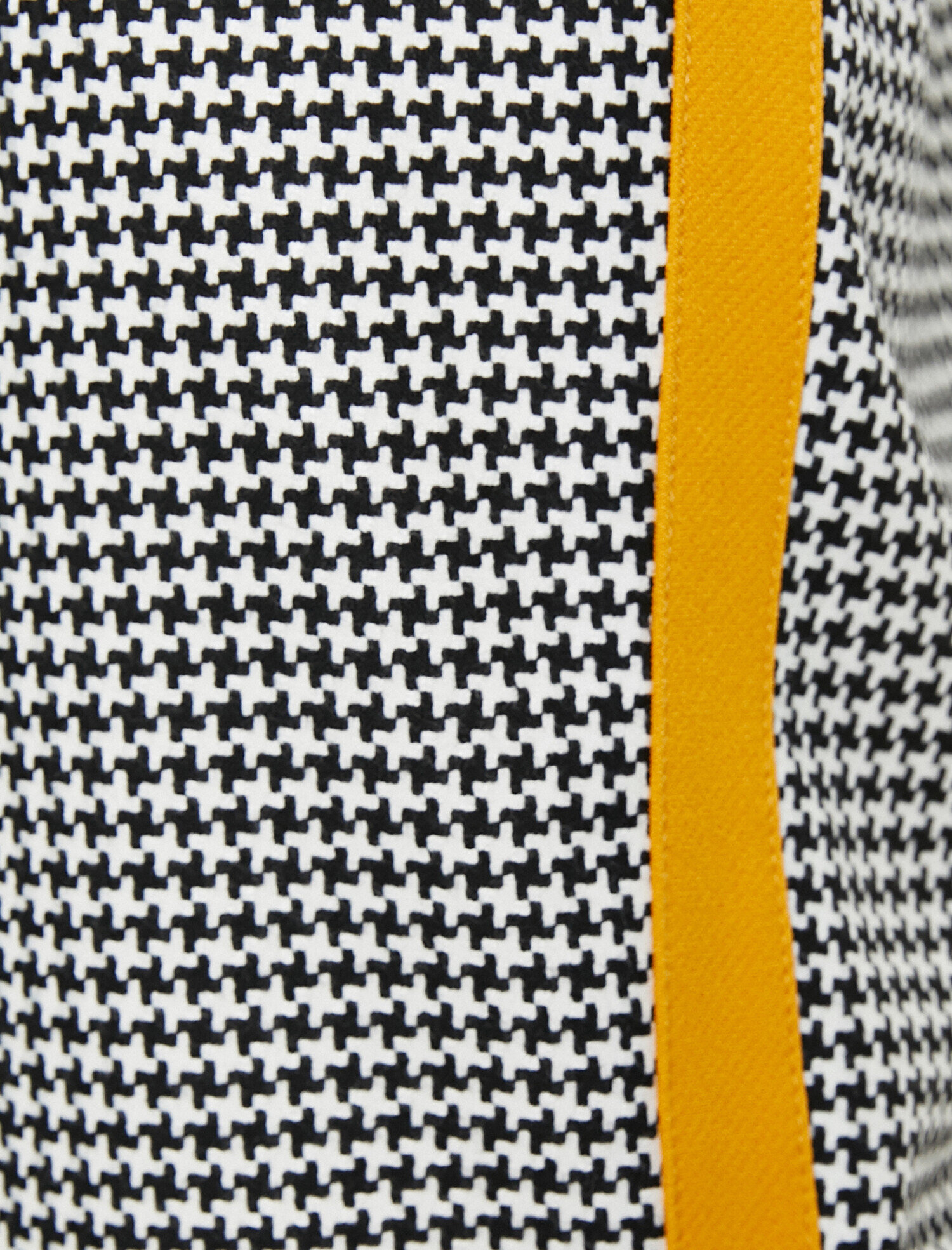   Şerit Detaylı Etek