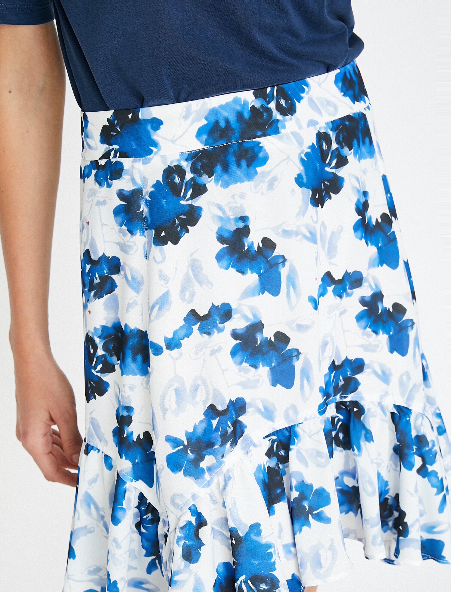   Skirtly Yours Styled by Melis Ağazat - Çiçekli Mini Etek