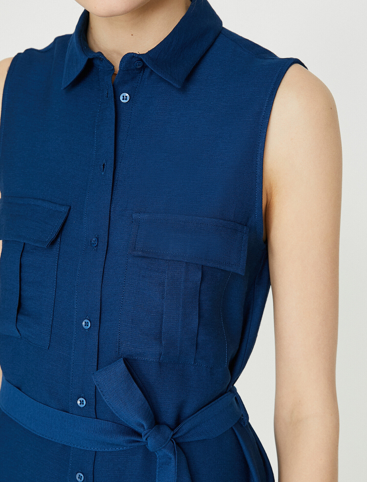   Düğme Detaylı Elbise