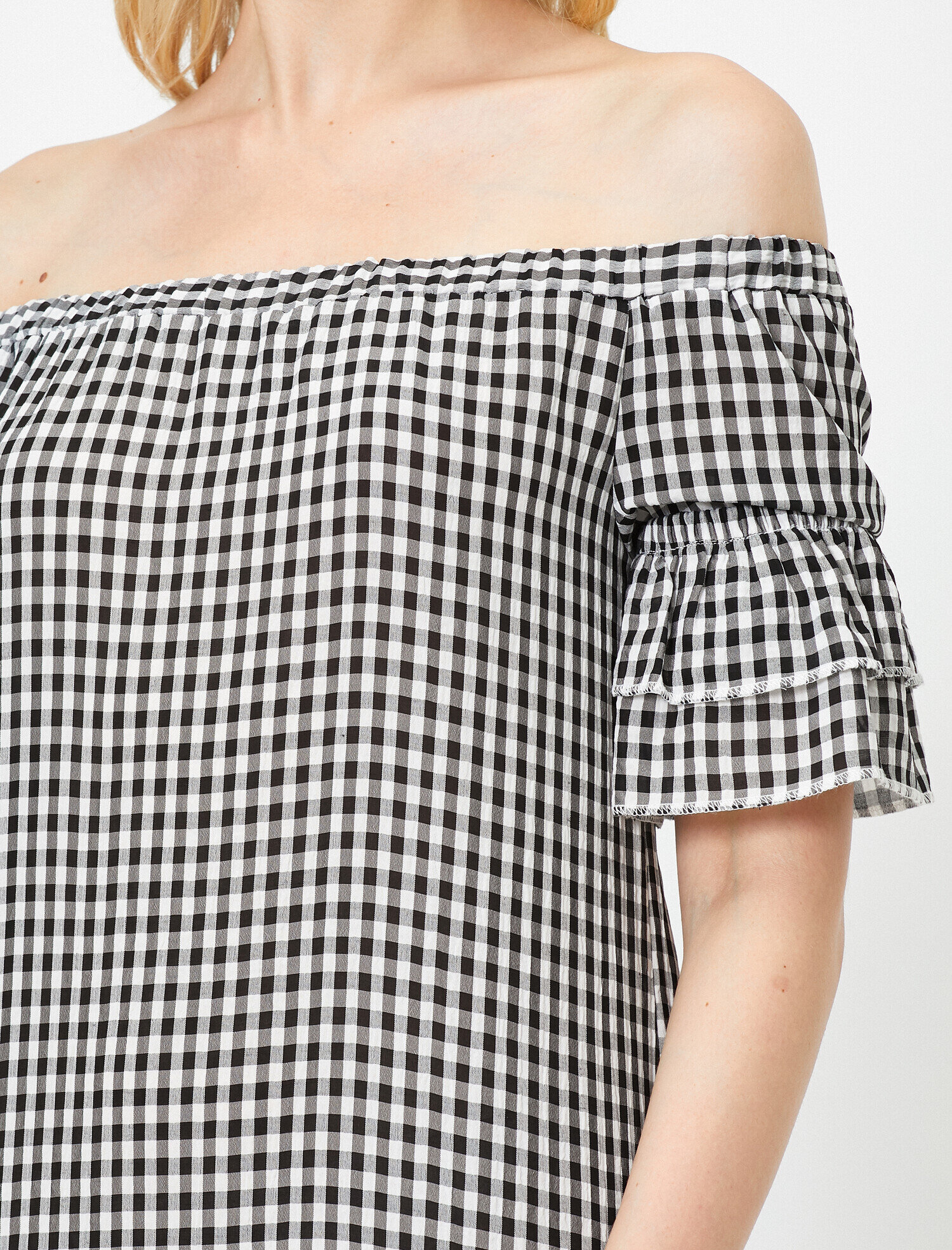   Omuzları Açık Elbise