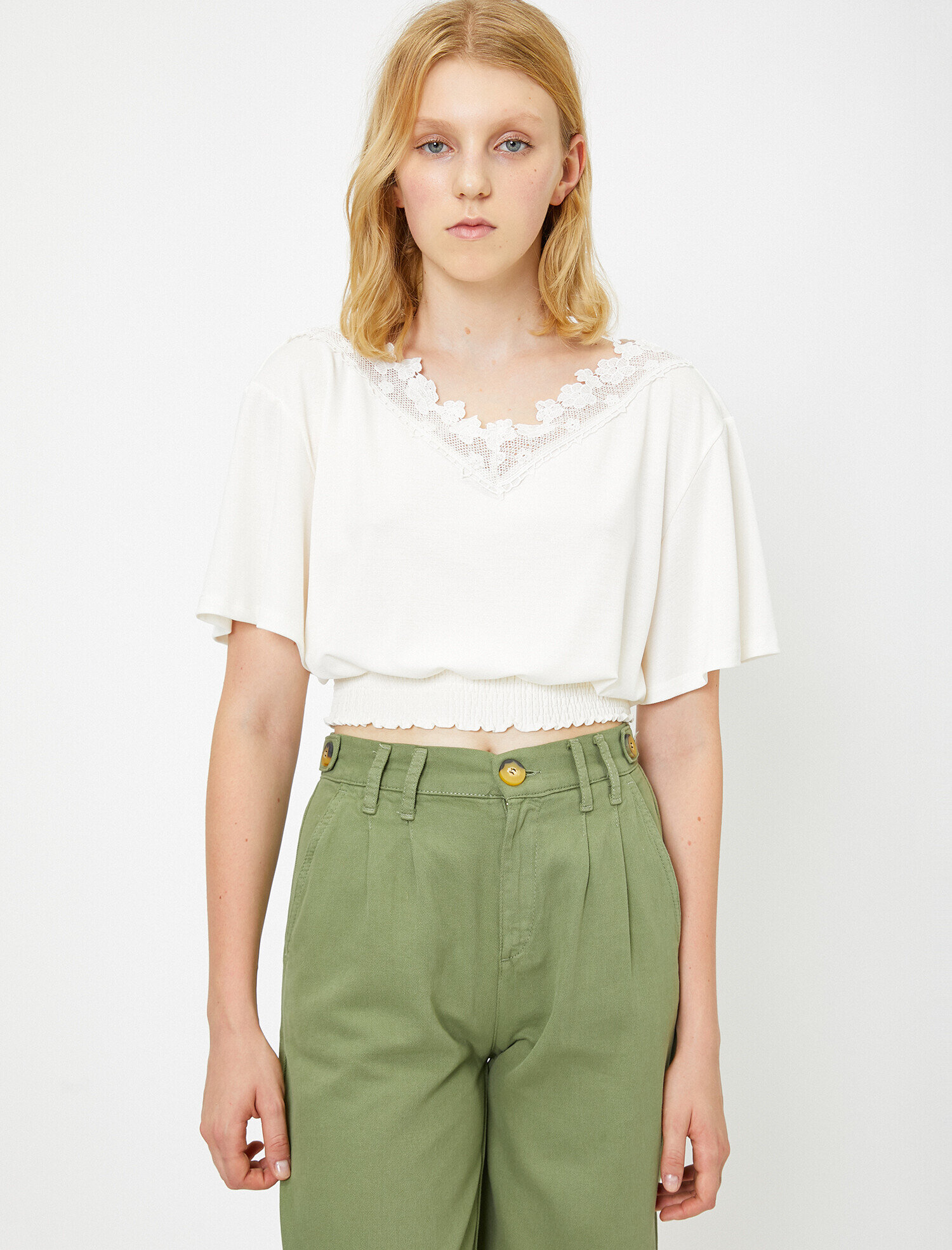   Dantel Detaylı Tişört