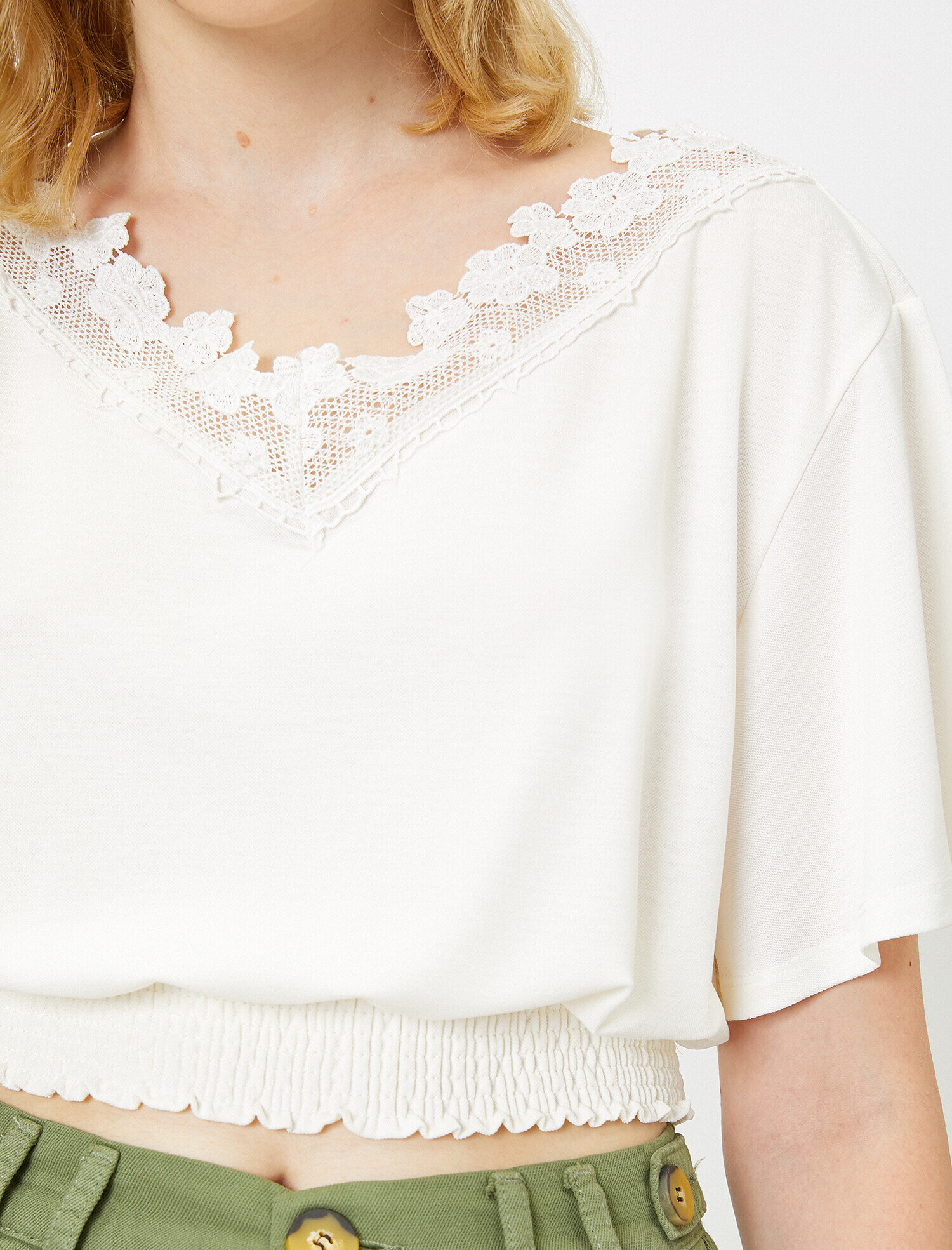   Dantel Detaylı Tişört